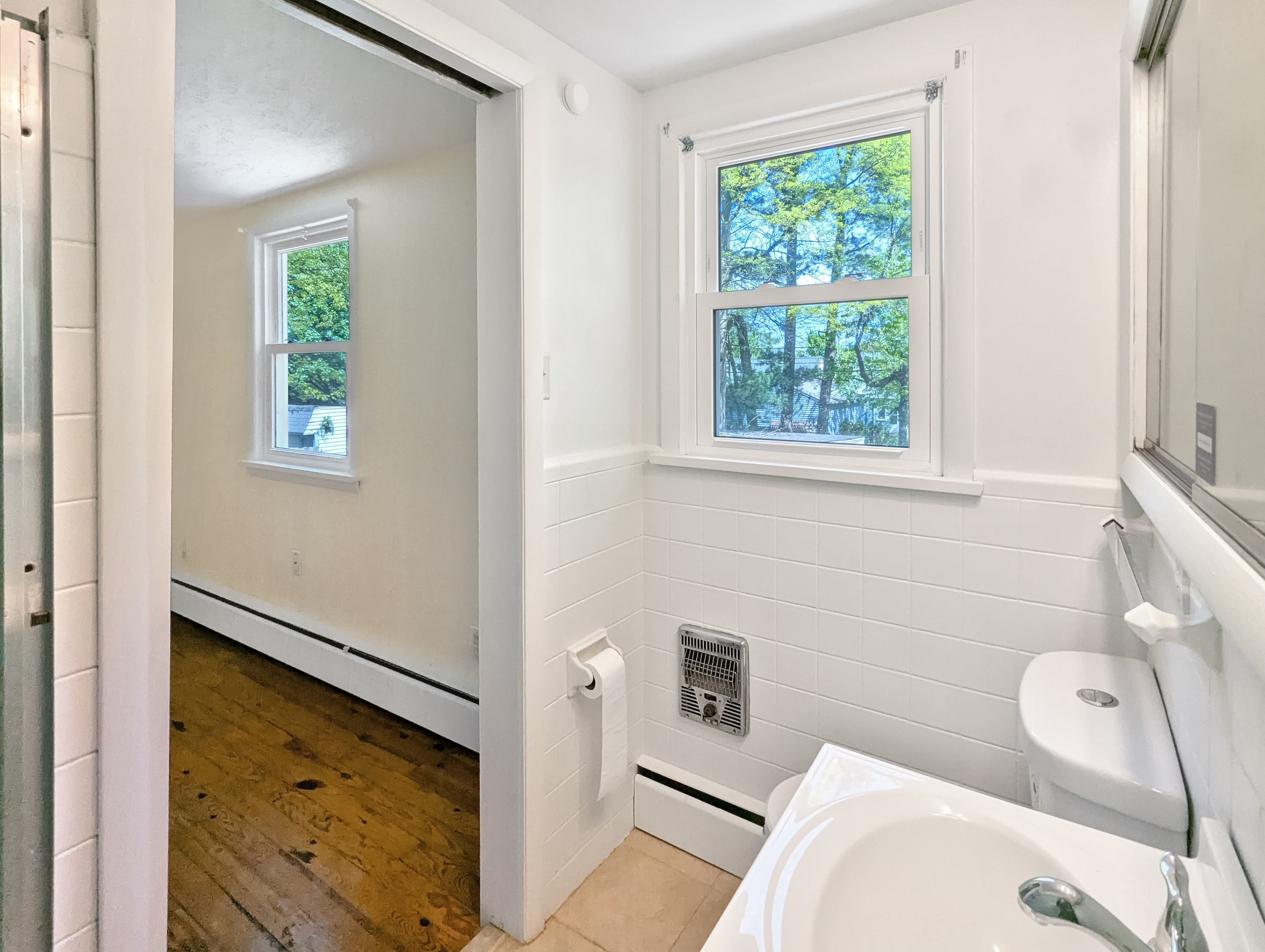 Photo 18 of 22 of 4135 Eastway Rd, Cleveland, OH