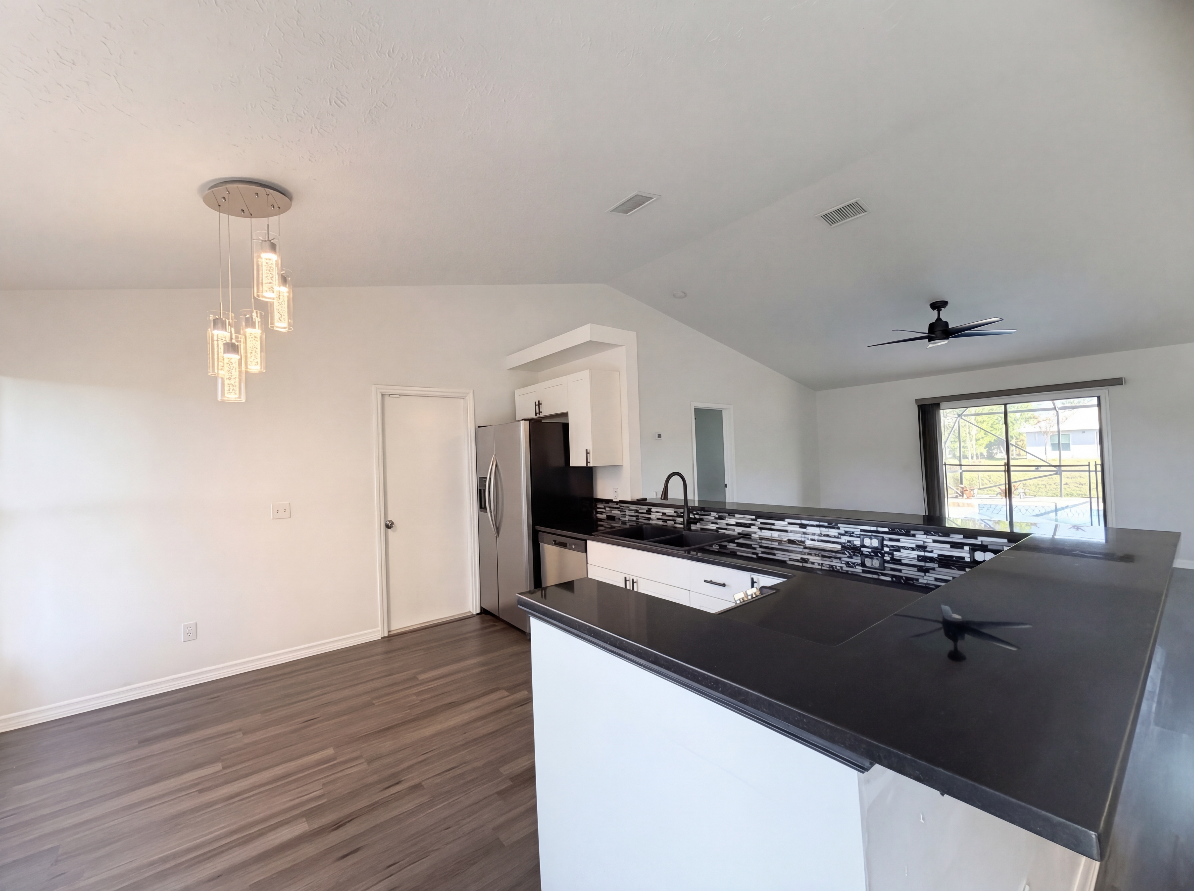 Photo 14 of 27 of 681 SW McCoy Ave, Port Saint Lucie, FL