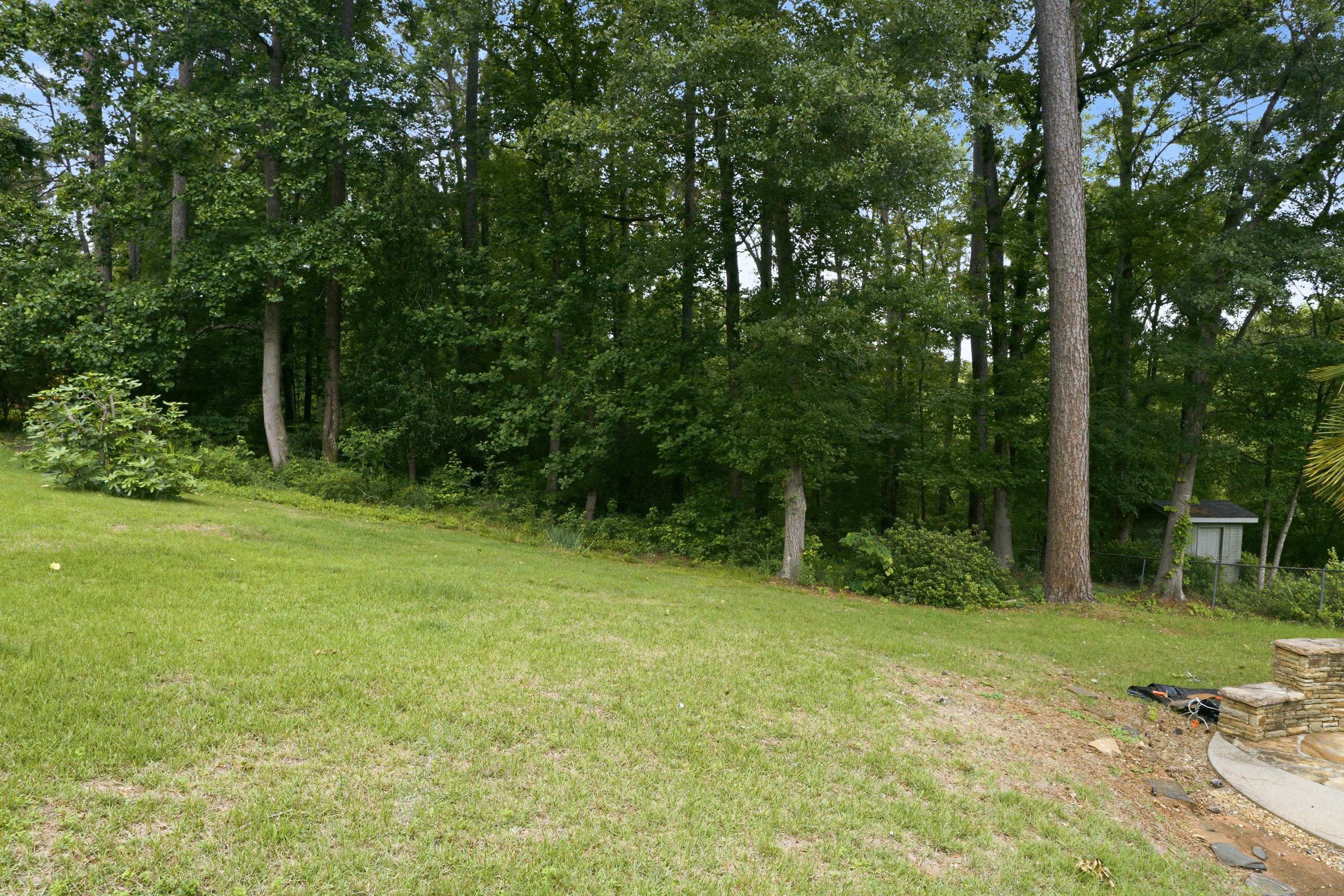 Photo 33 of 37 of 3839 Cotswold Dr , Lilburn, GA