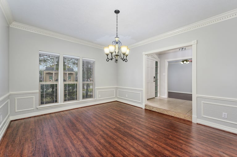 Photo 10 of 17 - 16711 Wimbledon Forest Dr, Spring, TX 77379