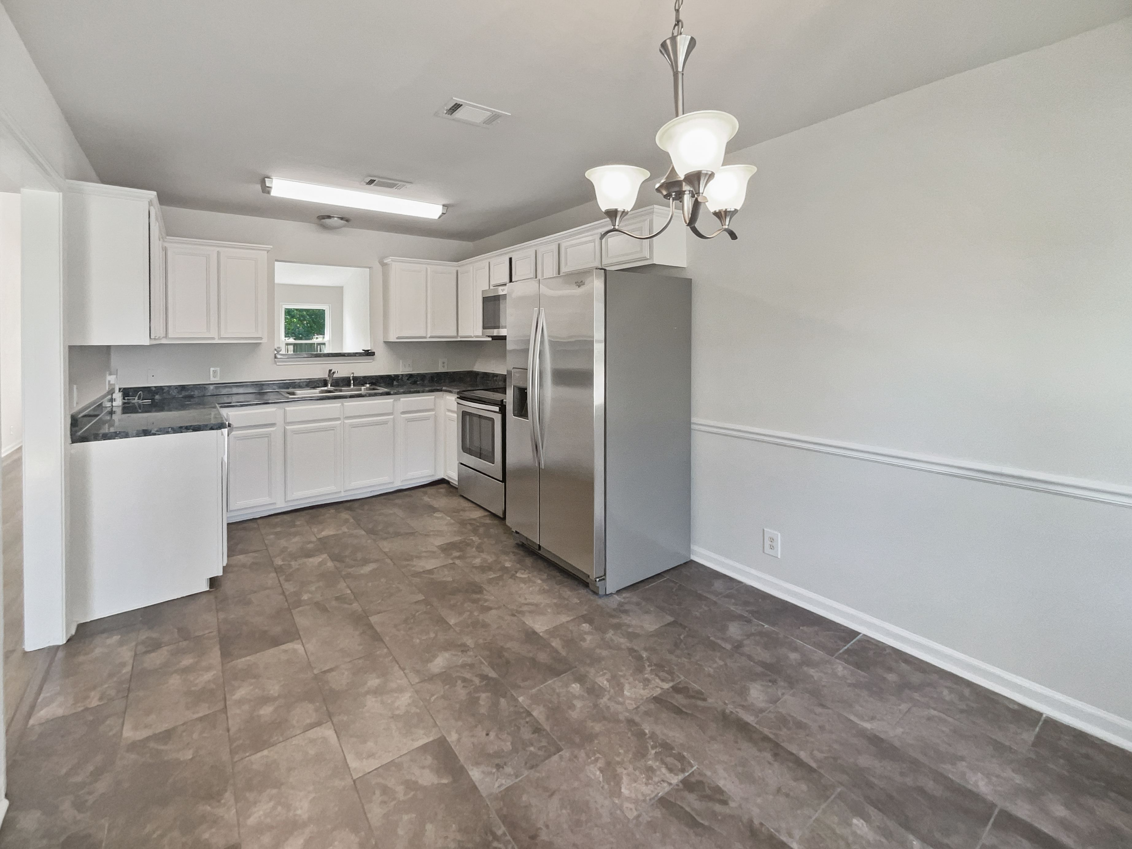 Photo 6 of 20 of 7513 W Winchester Dr, Antioch, TN