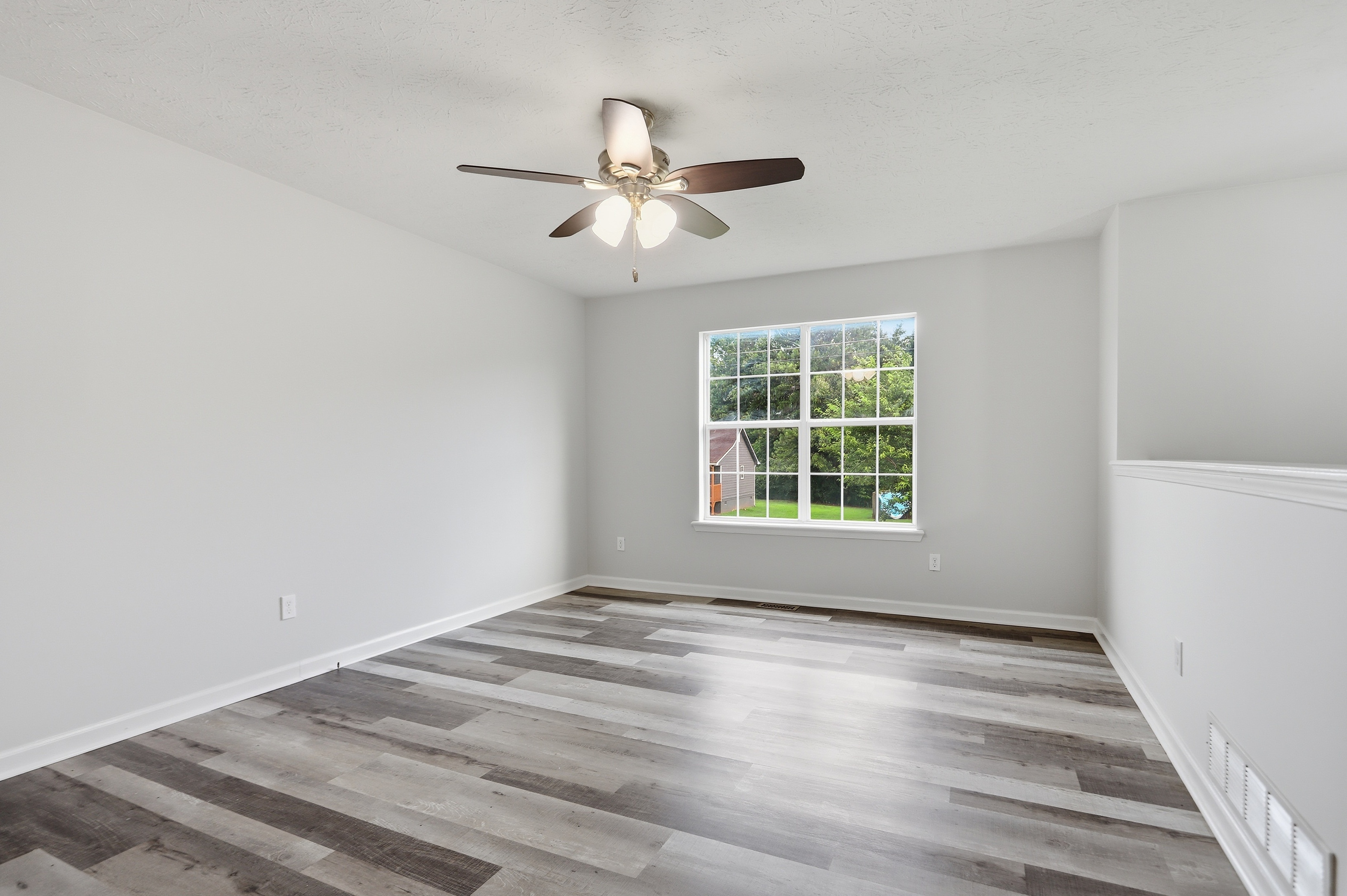 Photo 3 of 30 of 128 Ravenwood Ln, Rockmart, GA