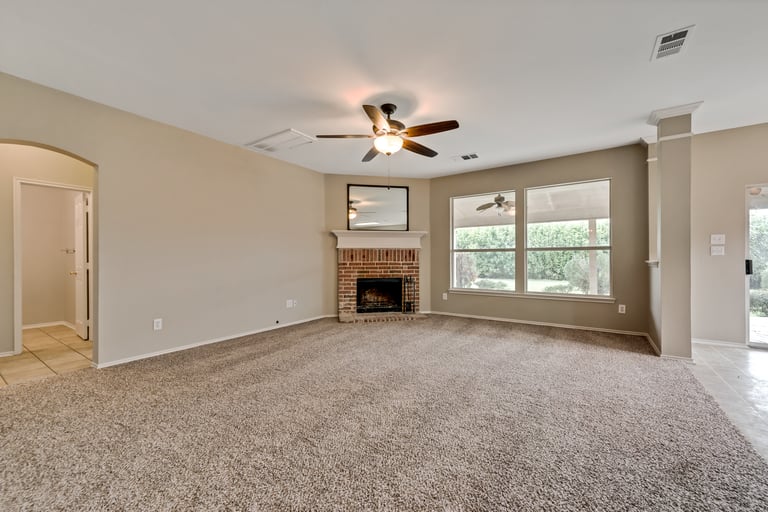 Photo 13 of 27 - 6808 Oak Falls Dr, McKinney, TX 75070