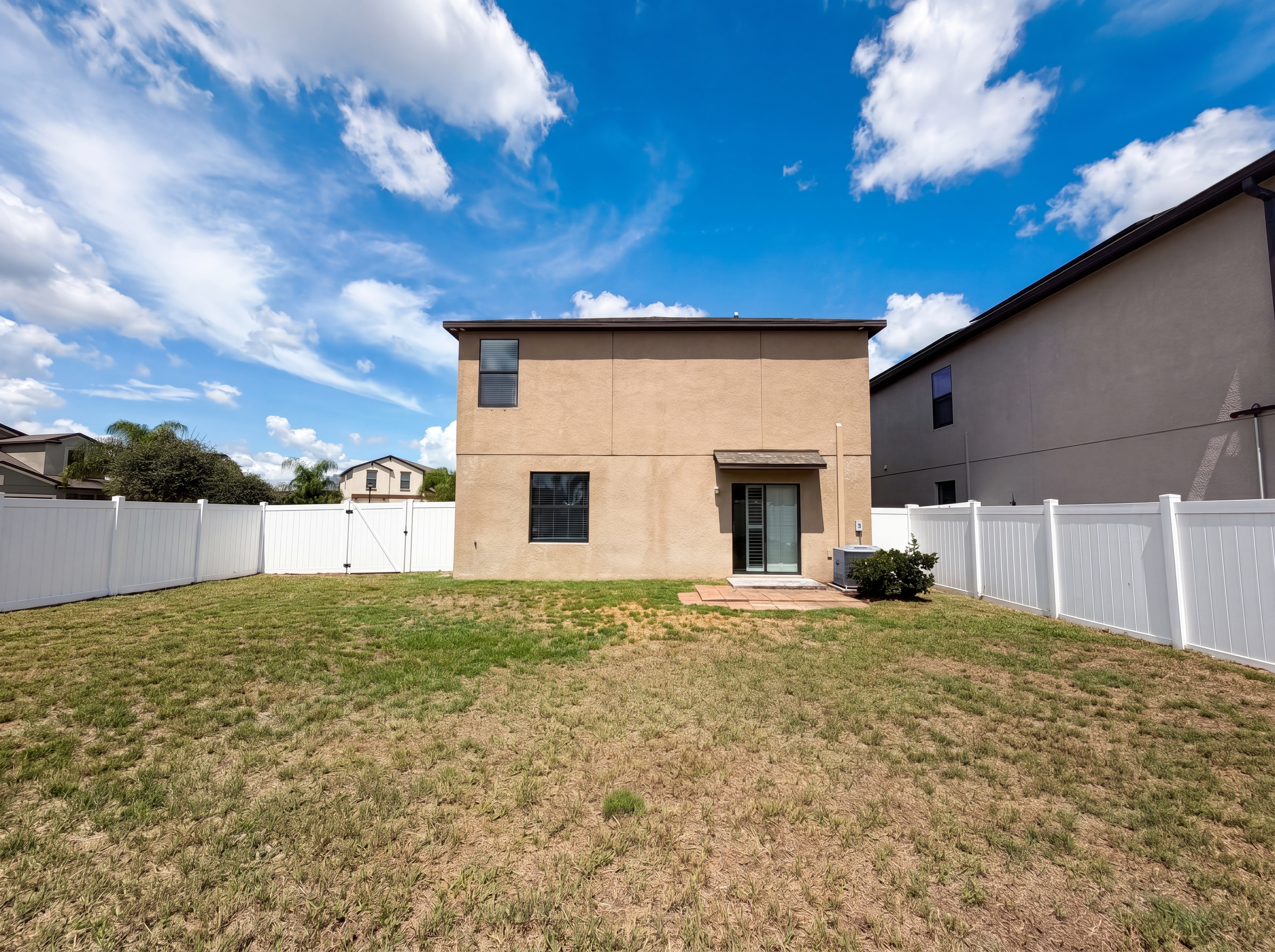 Photo 5 of 16 of 11126 Hudson Hills Ln, Riverview, FL