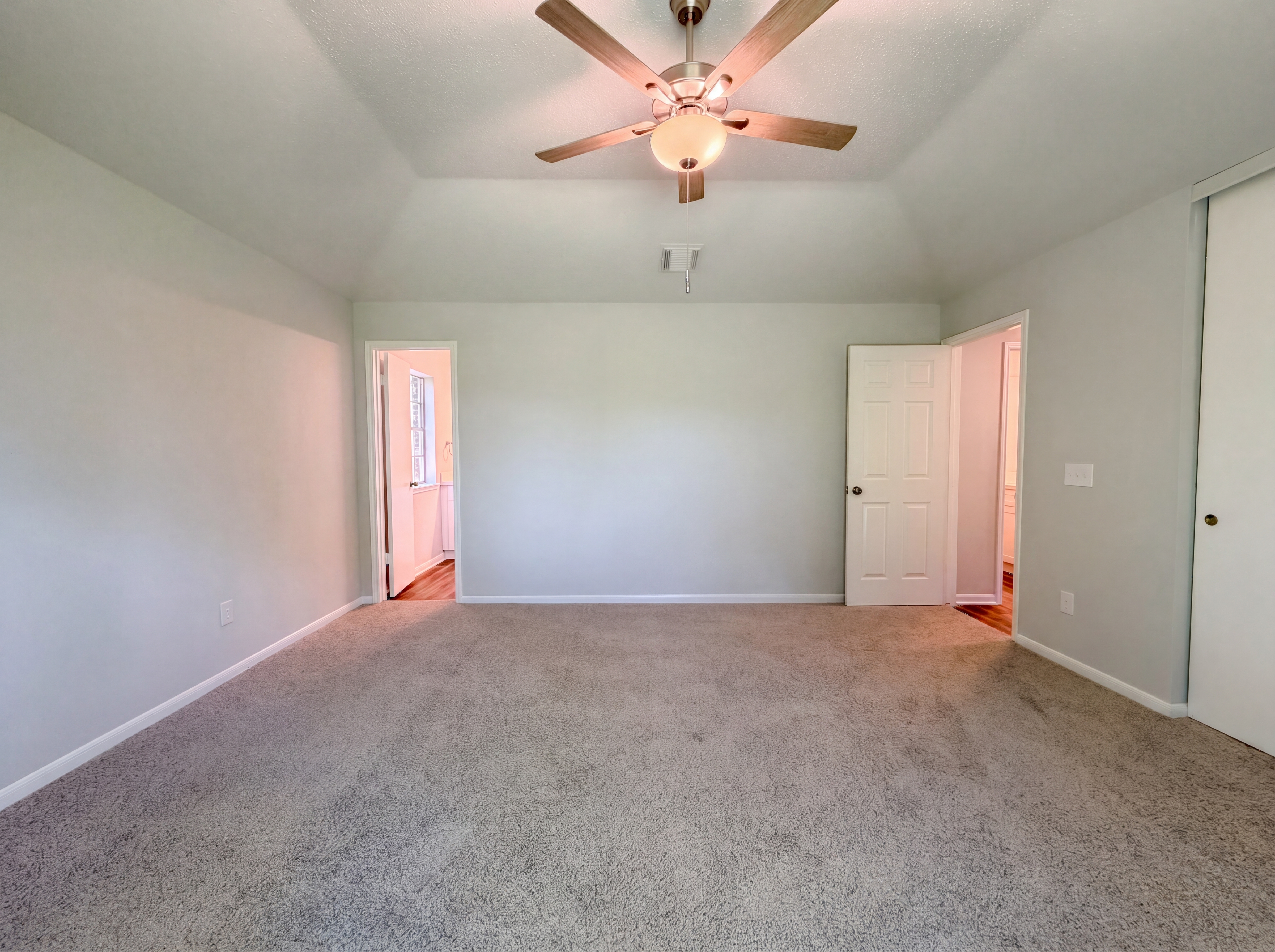 Photo 12 of 17 of 10422 Elk Point Ln, Houston, TX