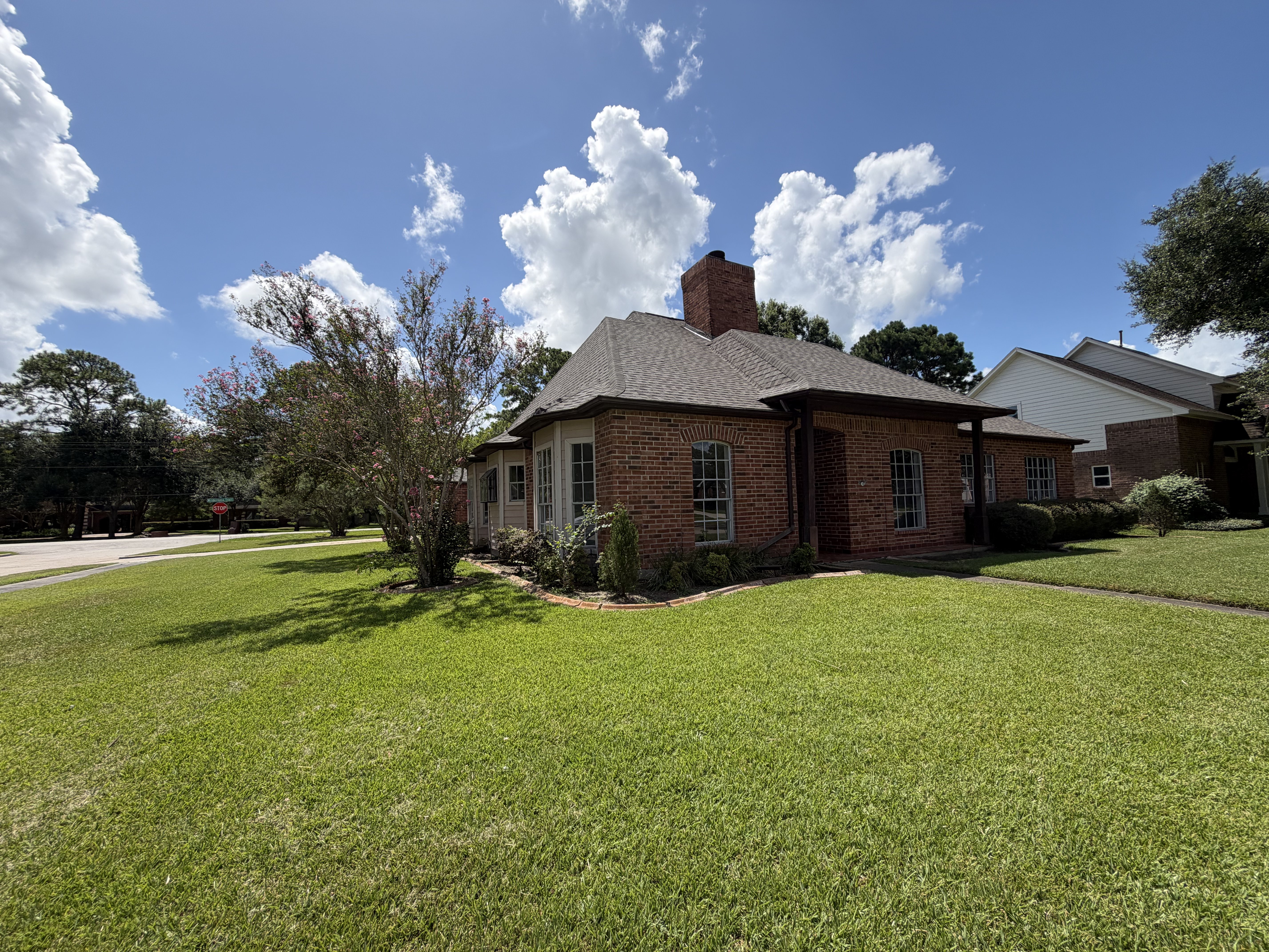 Photo 21 of 23 of 1102 Londonderry Ave, Friendswood, TX