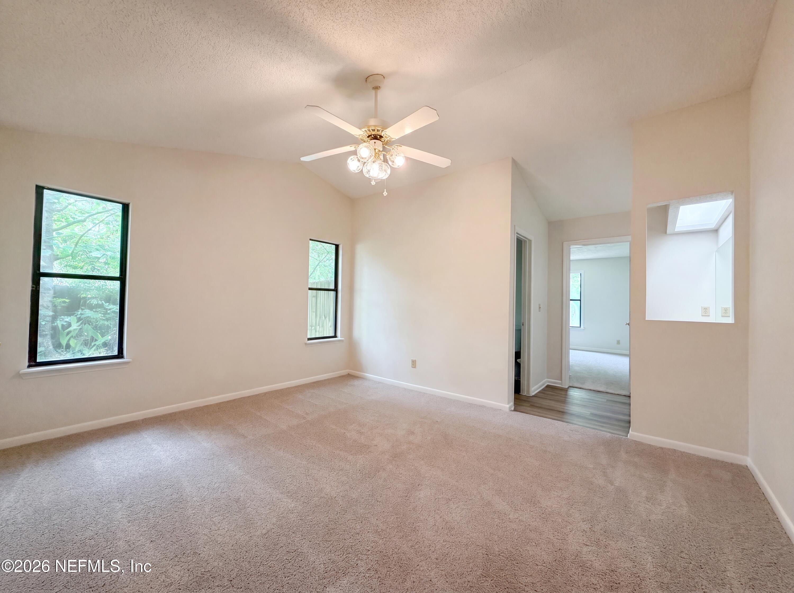 Photo 4 of 24 of 7737 Pepper Cir E, Jacksonville, FL