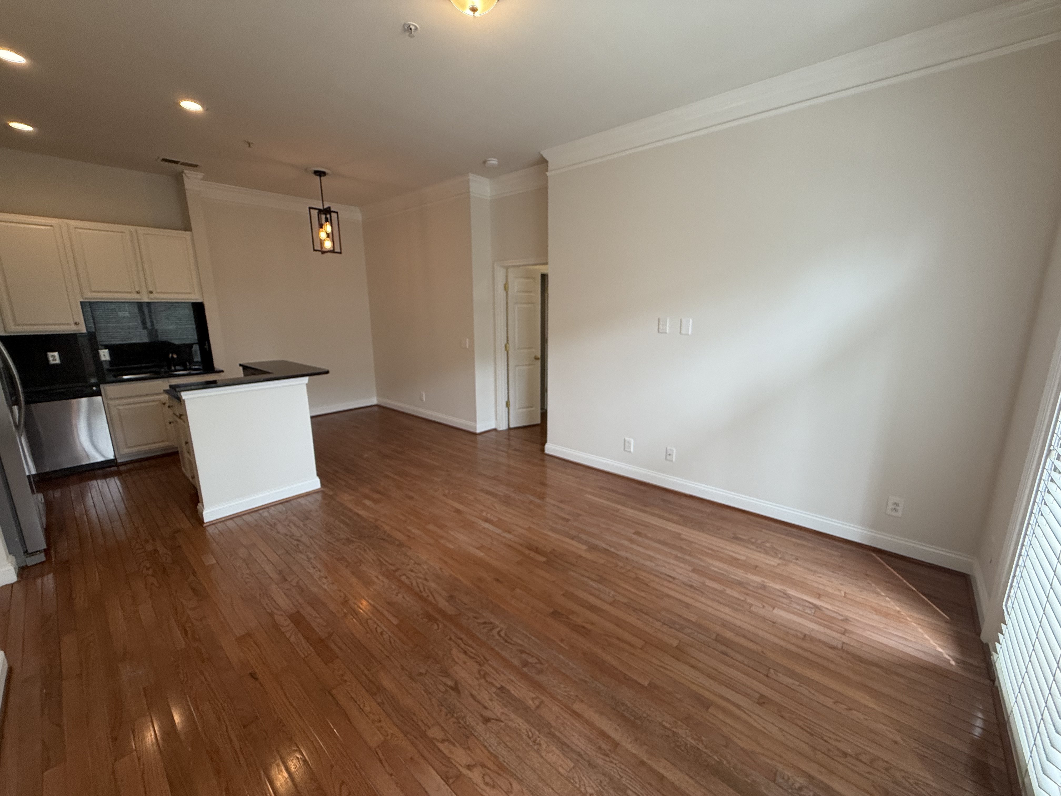 Photo 3 of 19 of 774 N Davidson St, Charlotte, NC