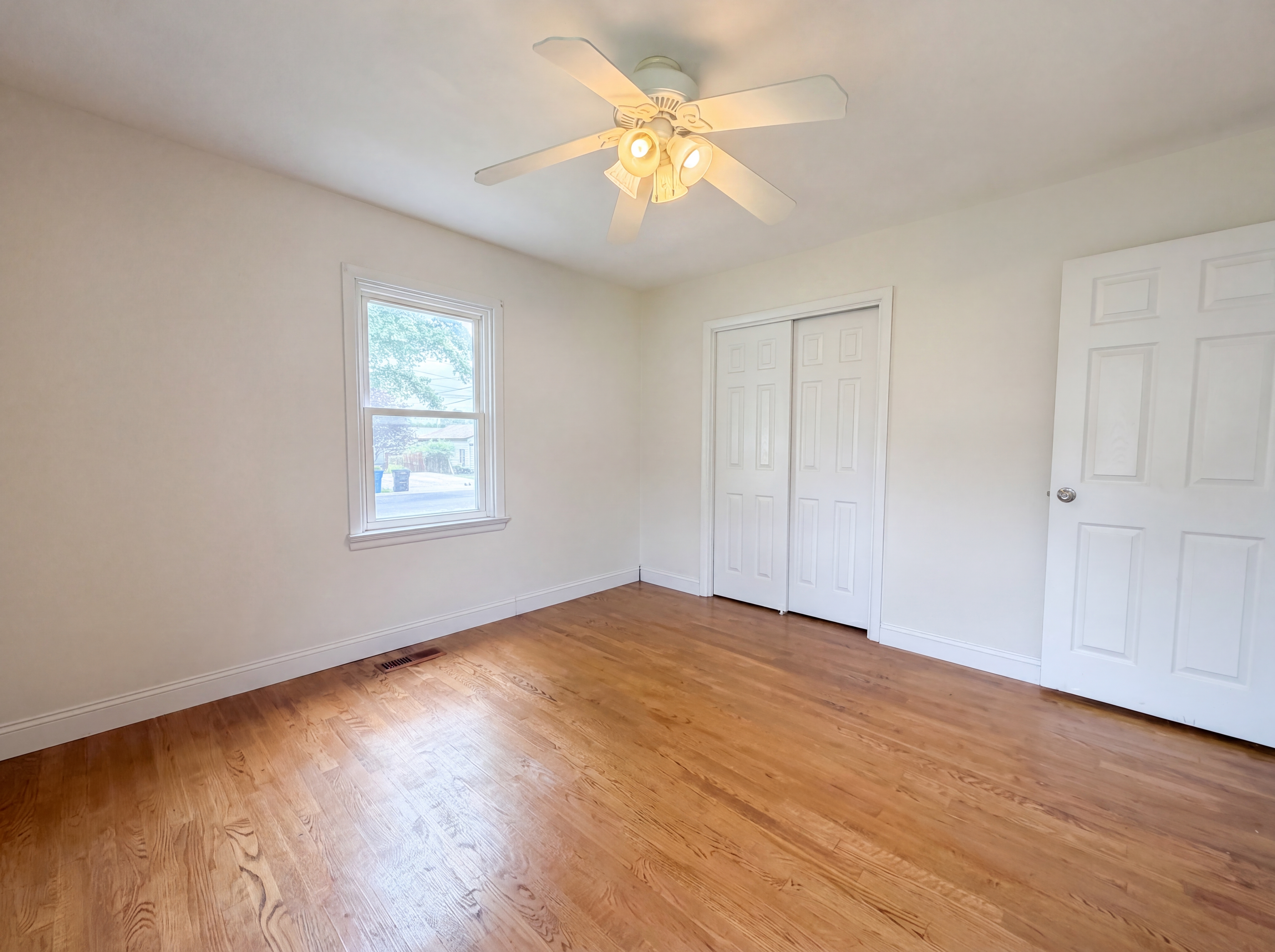 Photo 8 of 18 of 1 Winstead Pl, Florissant, MO