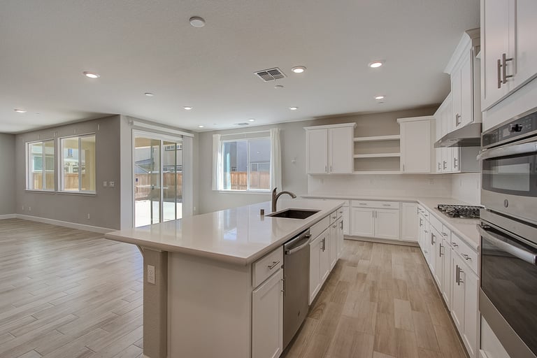 Photo 15 of 30 - 1914 Herrera Dr, Woodland, CA 95776