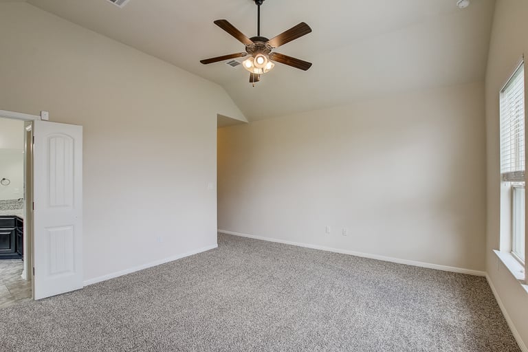Photo 27 of 37 - 20409 Great Egret Ln, Pflugerville, TX 78660