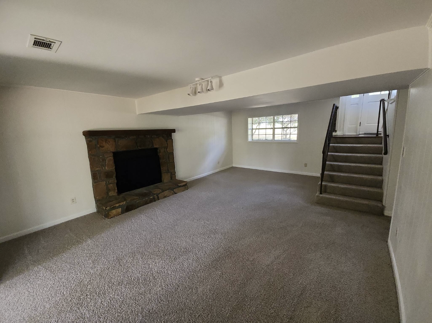 Photo 9 of 25 of 4226 Plantation Pl, Helena, AL