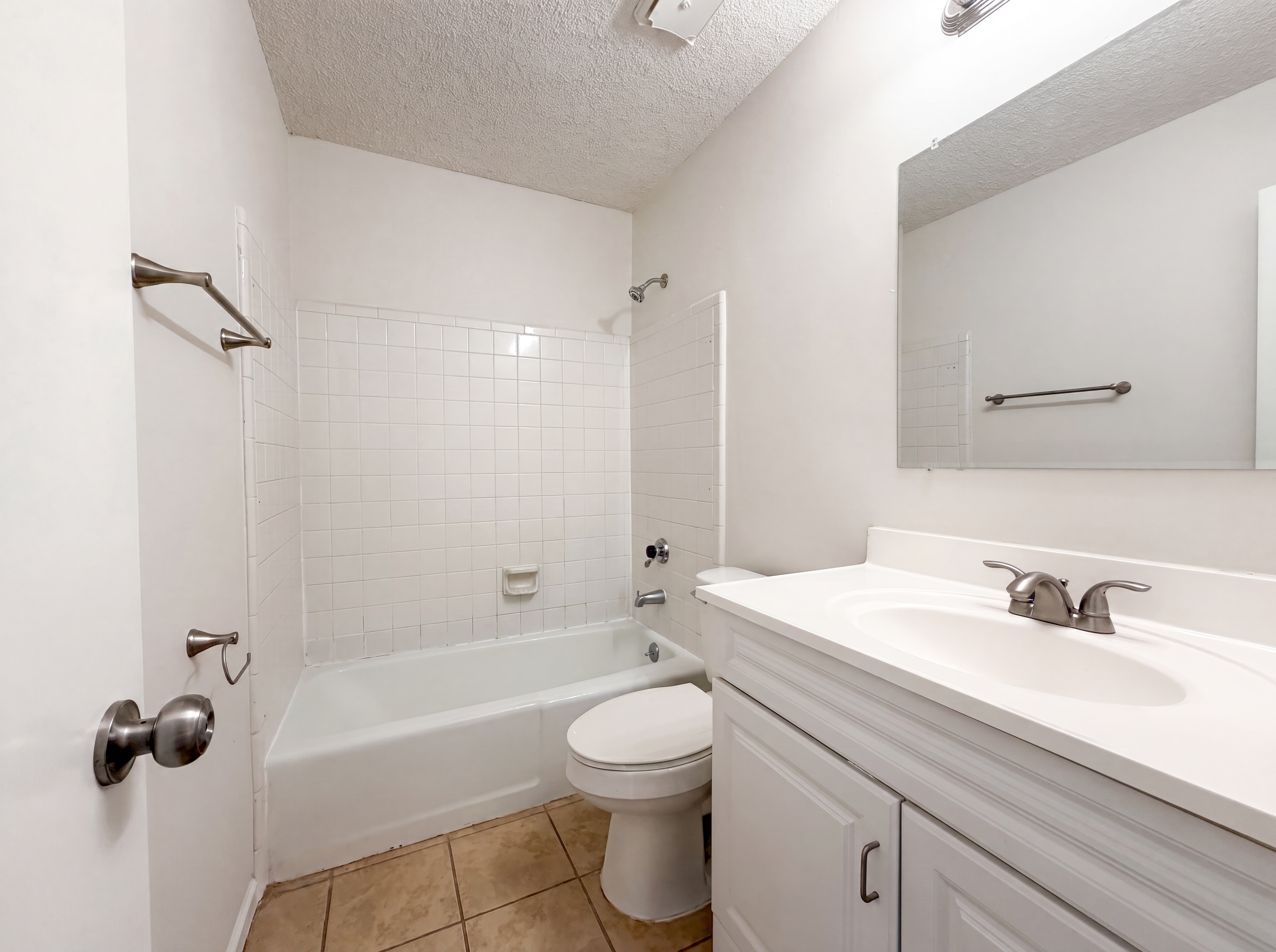 Photo 18 of 23 of 4708 Chaucer Dr, Greensboro, NC