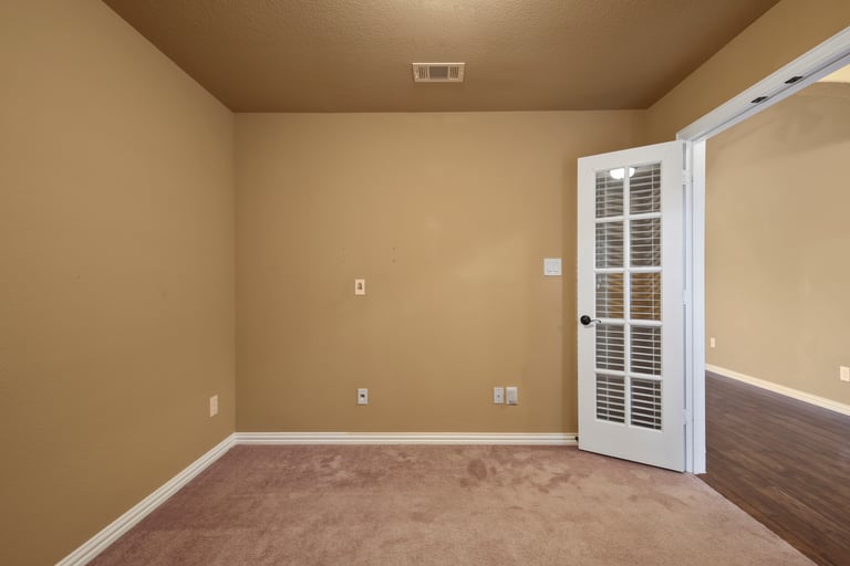 Photo 6 of 26 - 7424 Durness Dr, Fort Worth, TX 76179