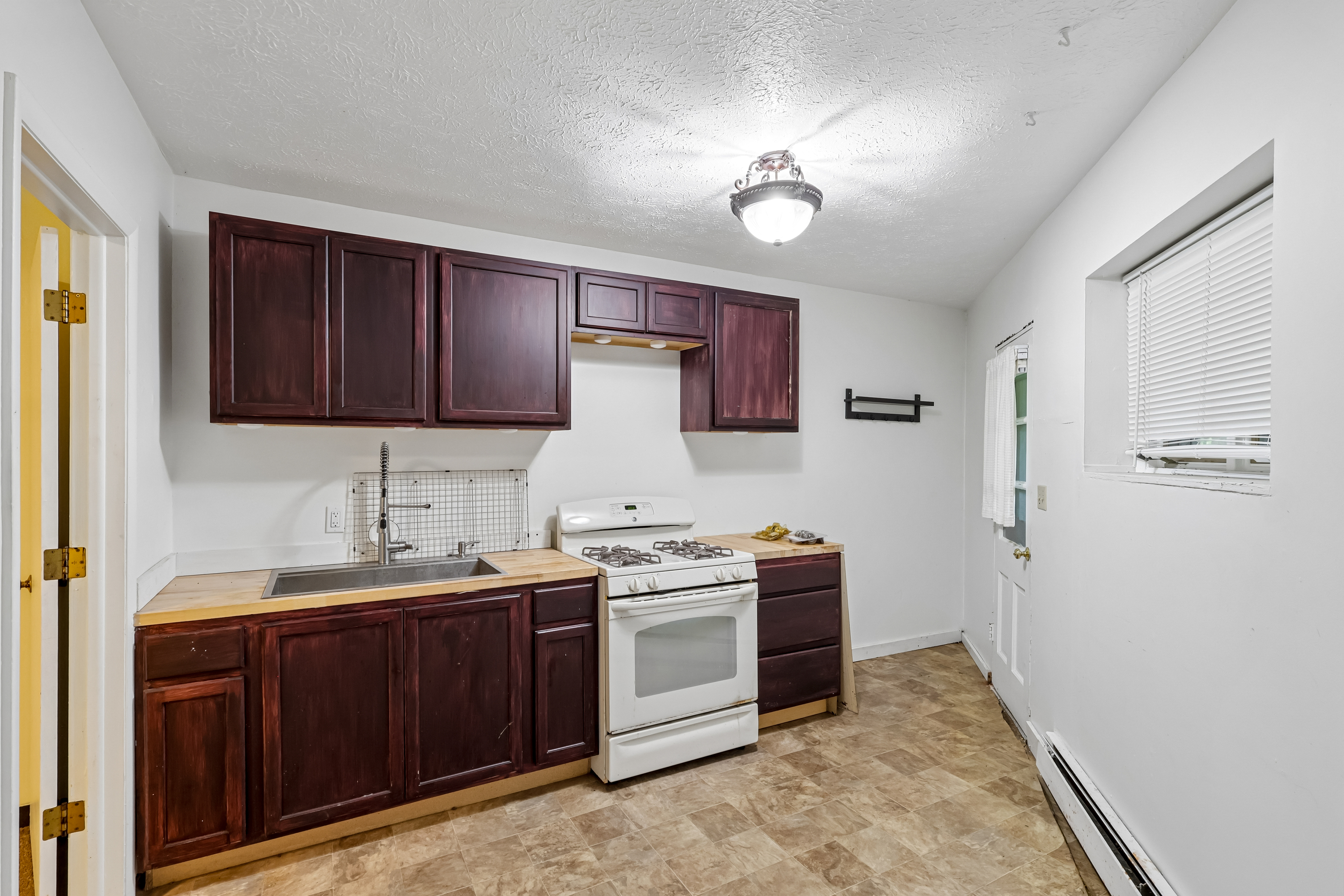 Photo 10 of 27 of 9550 Olde 8 Rd, Northfield, OH