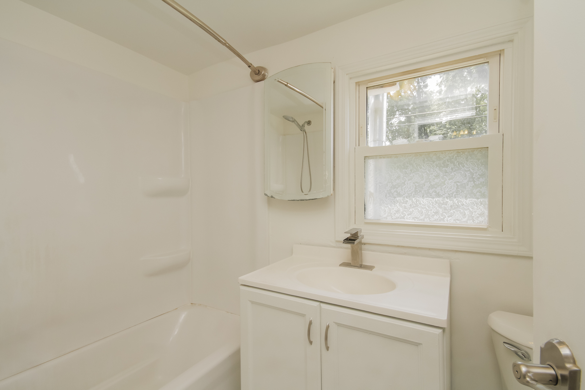 Photo 12 of 22 of 1107 E Joliet St, Crown Point, IN