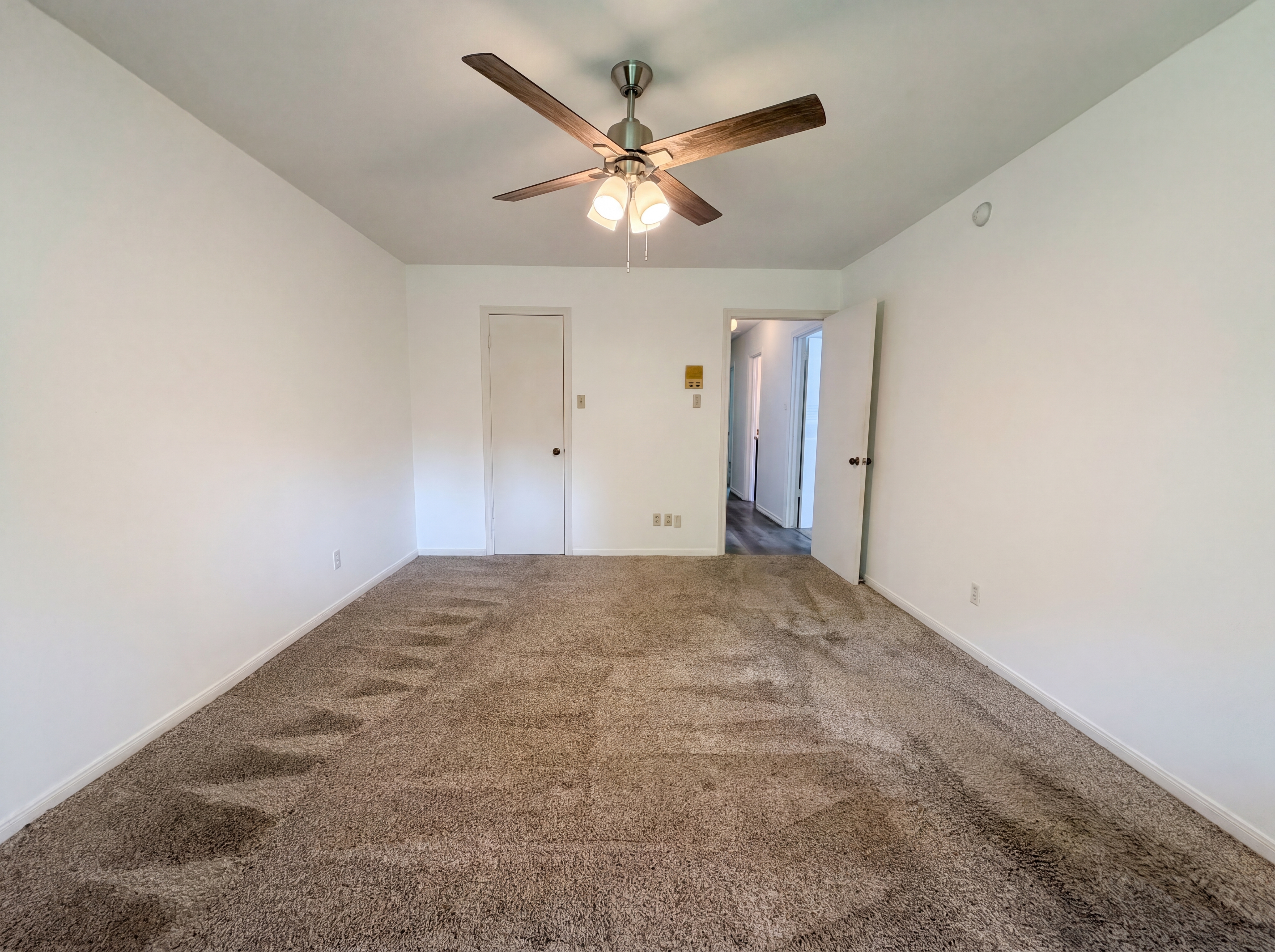 Photo 16 of 24 of 7807 Bideford Ln, Houston, TX