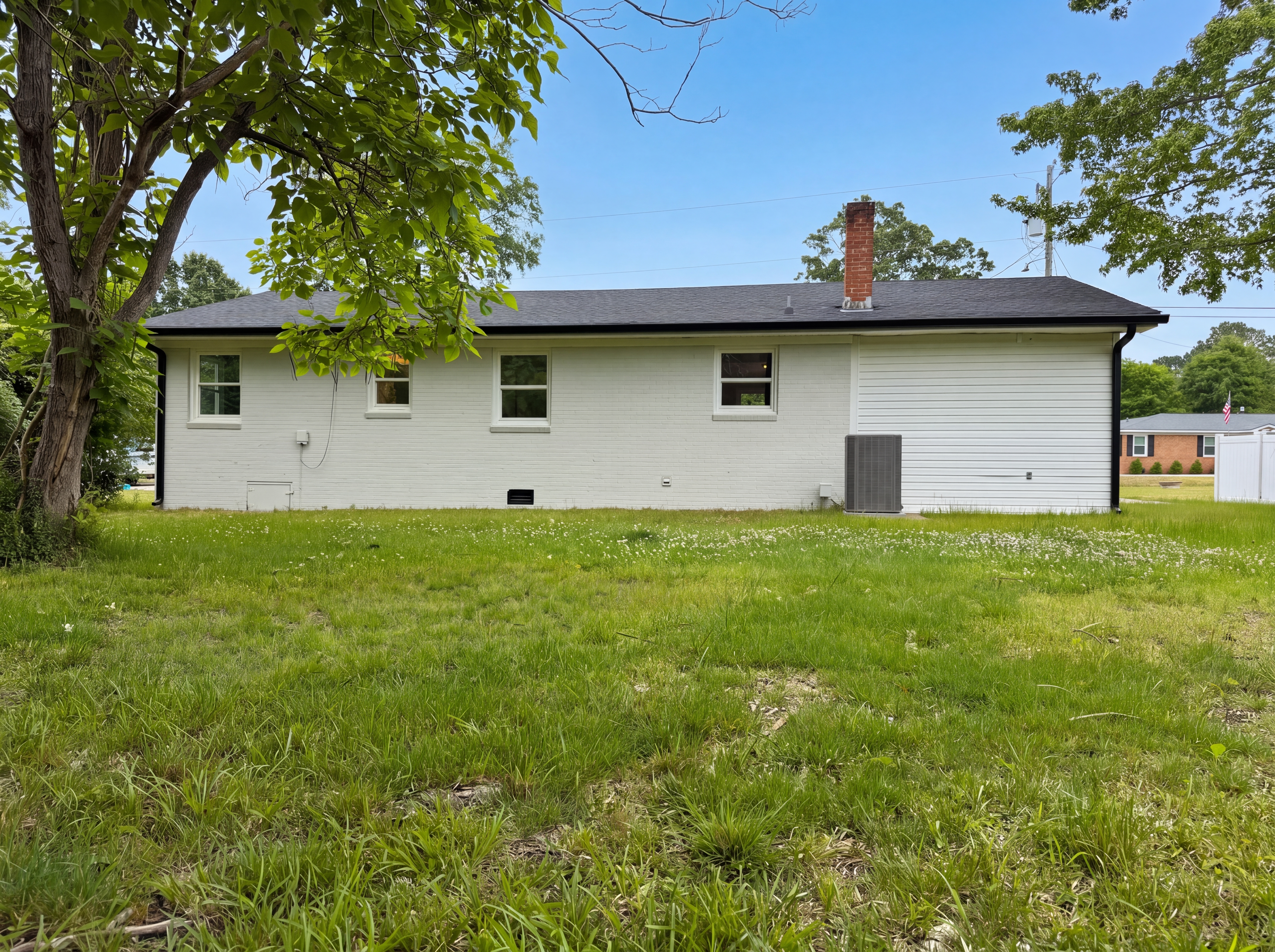 Photo 5 of 16 of 303 Stancil St, Smithfield, NC