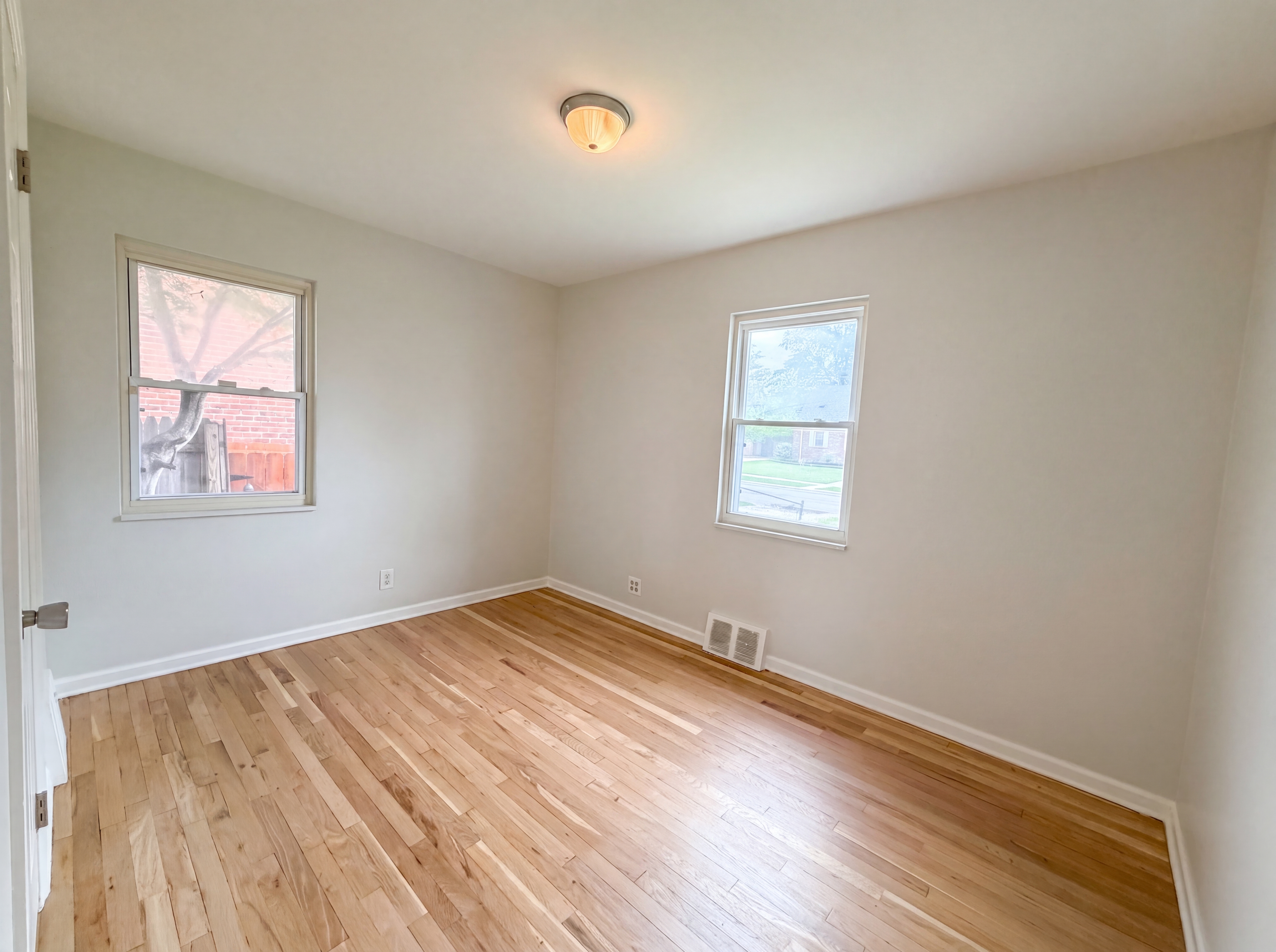 Photo 10 of 20 of 8069 Beaverland, Redford, MI