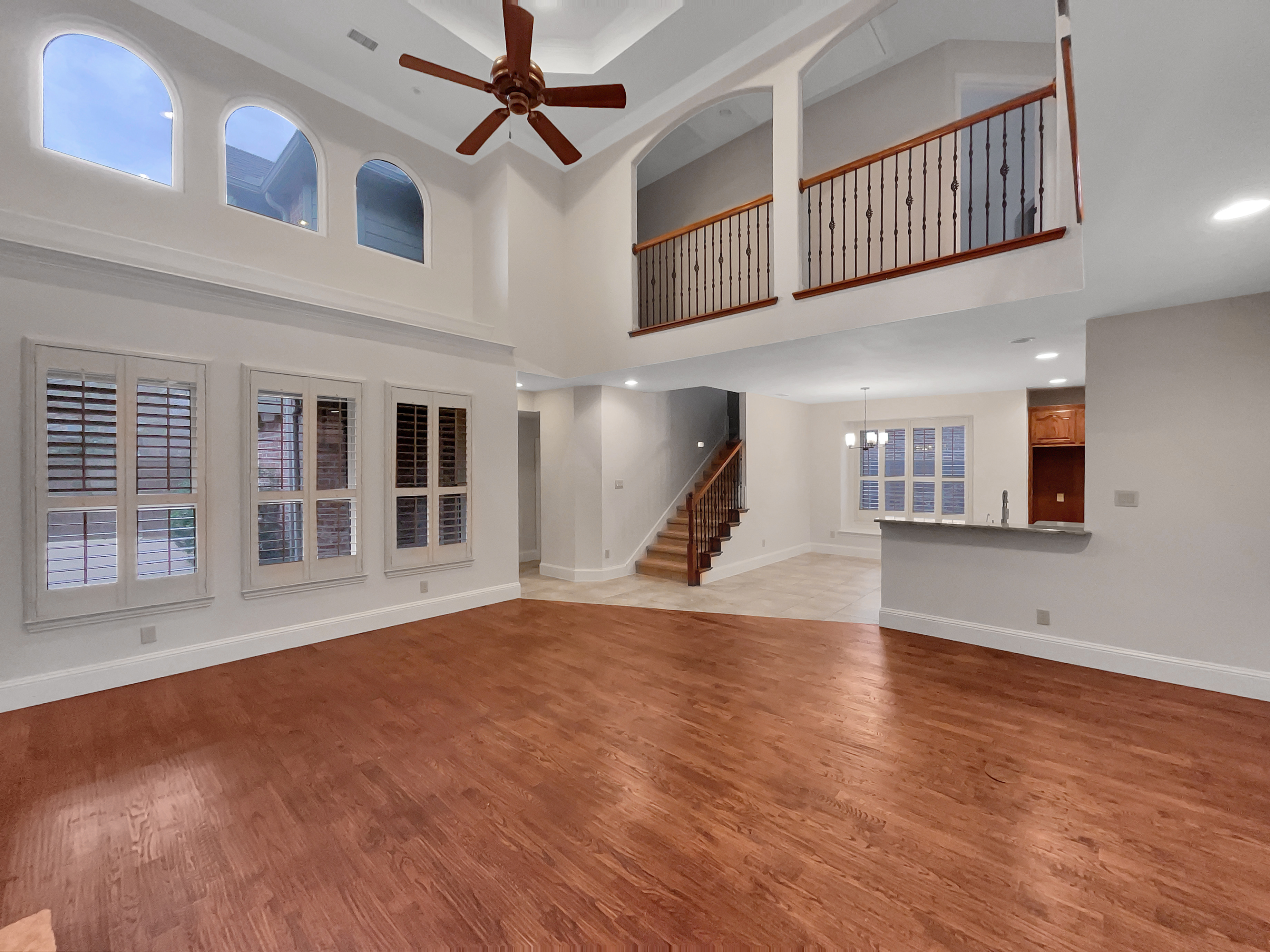 Photo 11 of 36 of 913 Clack Dr, Garland, TX