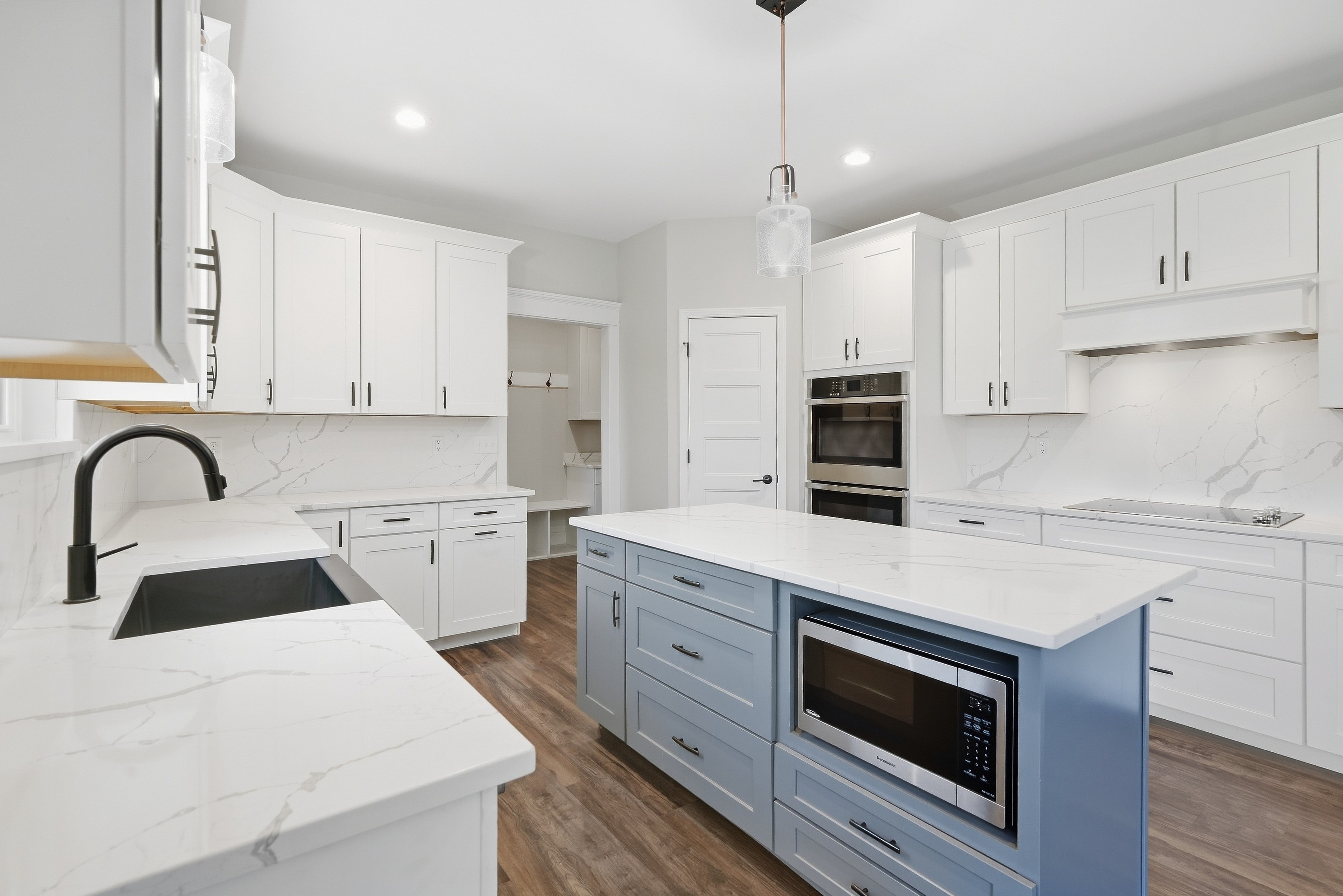 Photo 11 of 39 of 1623 Oglesby Dr, Edwardsville, IL