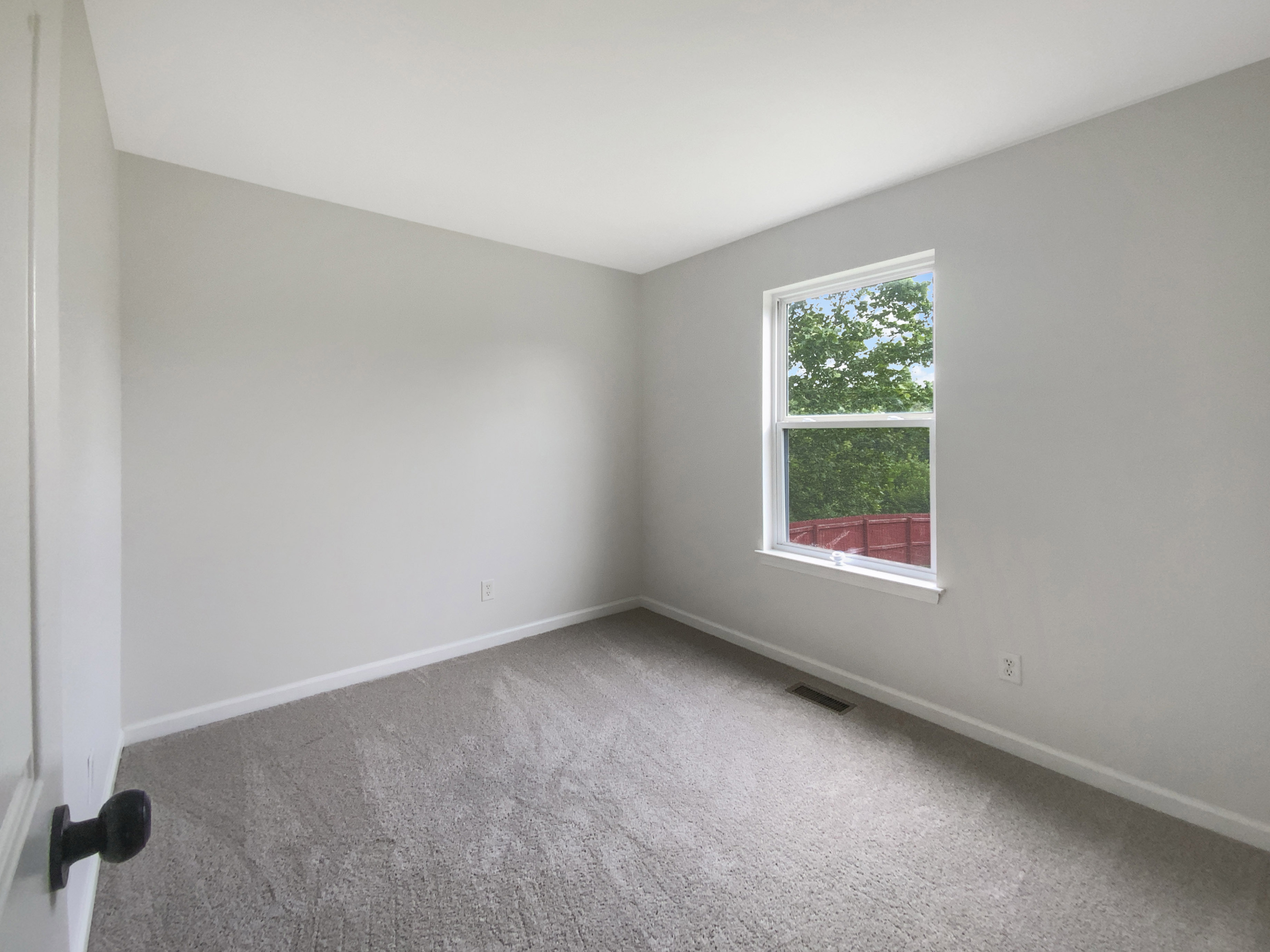 Photo 4 of 19 of 1713 Waters Edge Way, Pevely, MO
