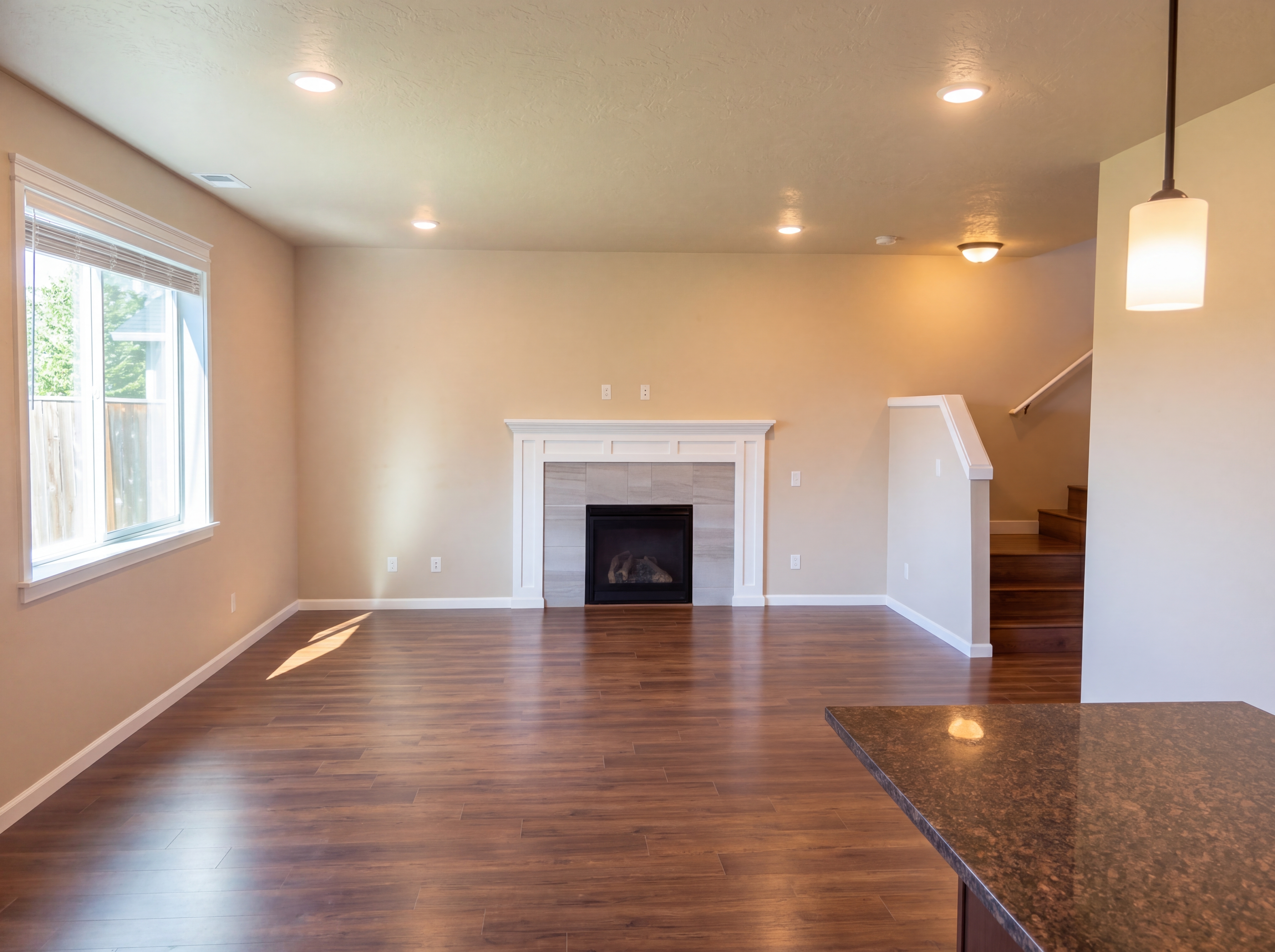 Photo 3 of 21 of 4230 Sagecrest Dr NE, Albany, OR