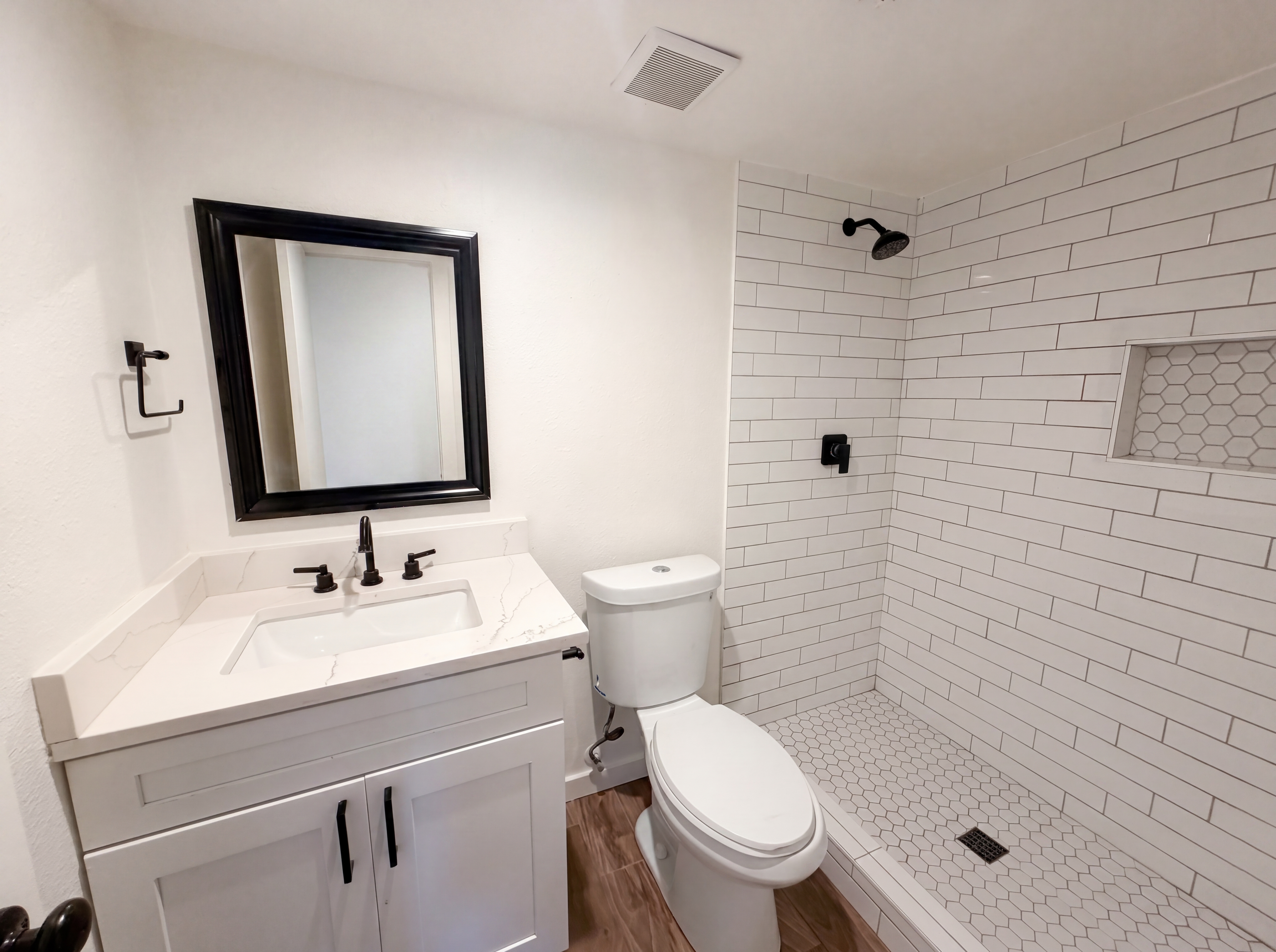 Photo 18 of 21 of 3339 W Country Gables Dr, Phoenix, AZ