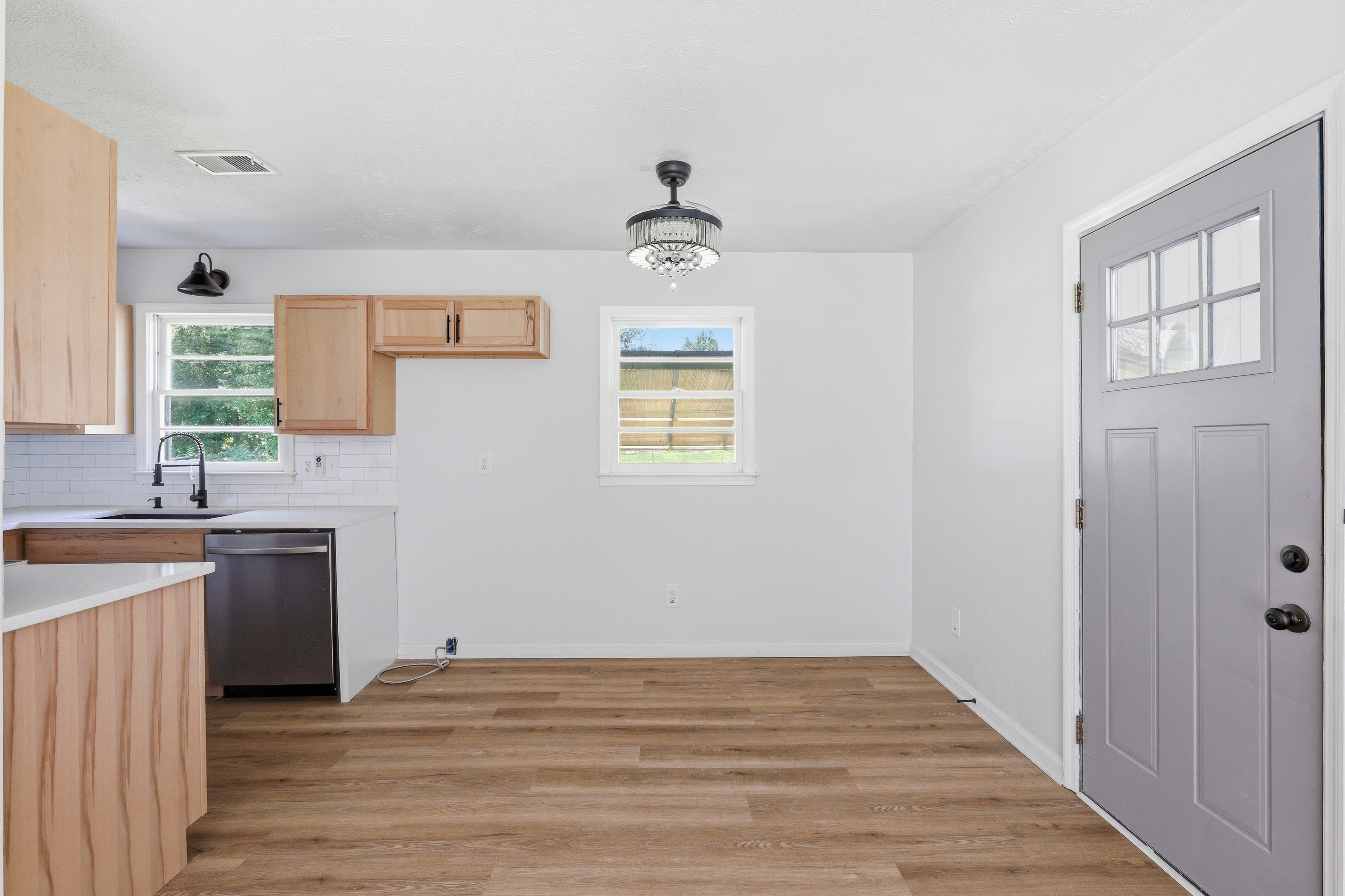 Photo 11 of 24 of 5734 Hill Rd, Powder Springs, GA
