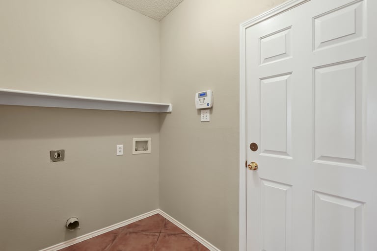 Photo 17 of 32 - 3553 Sedona Dr, Grand Prairie, TX 75052