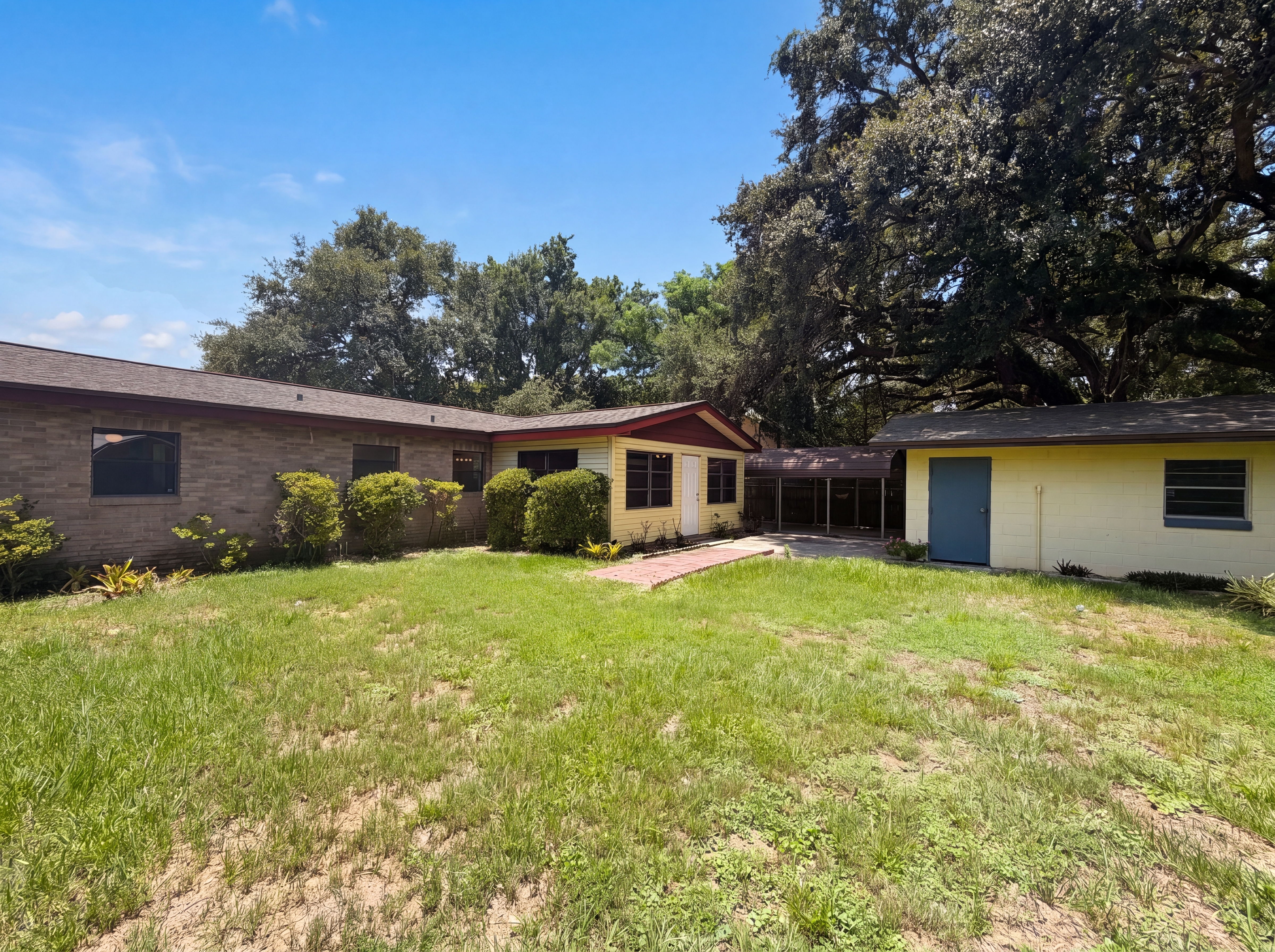 Photo 16 of 17 of 3129 Avenue W NW, Winter Haven, FL