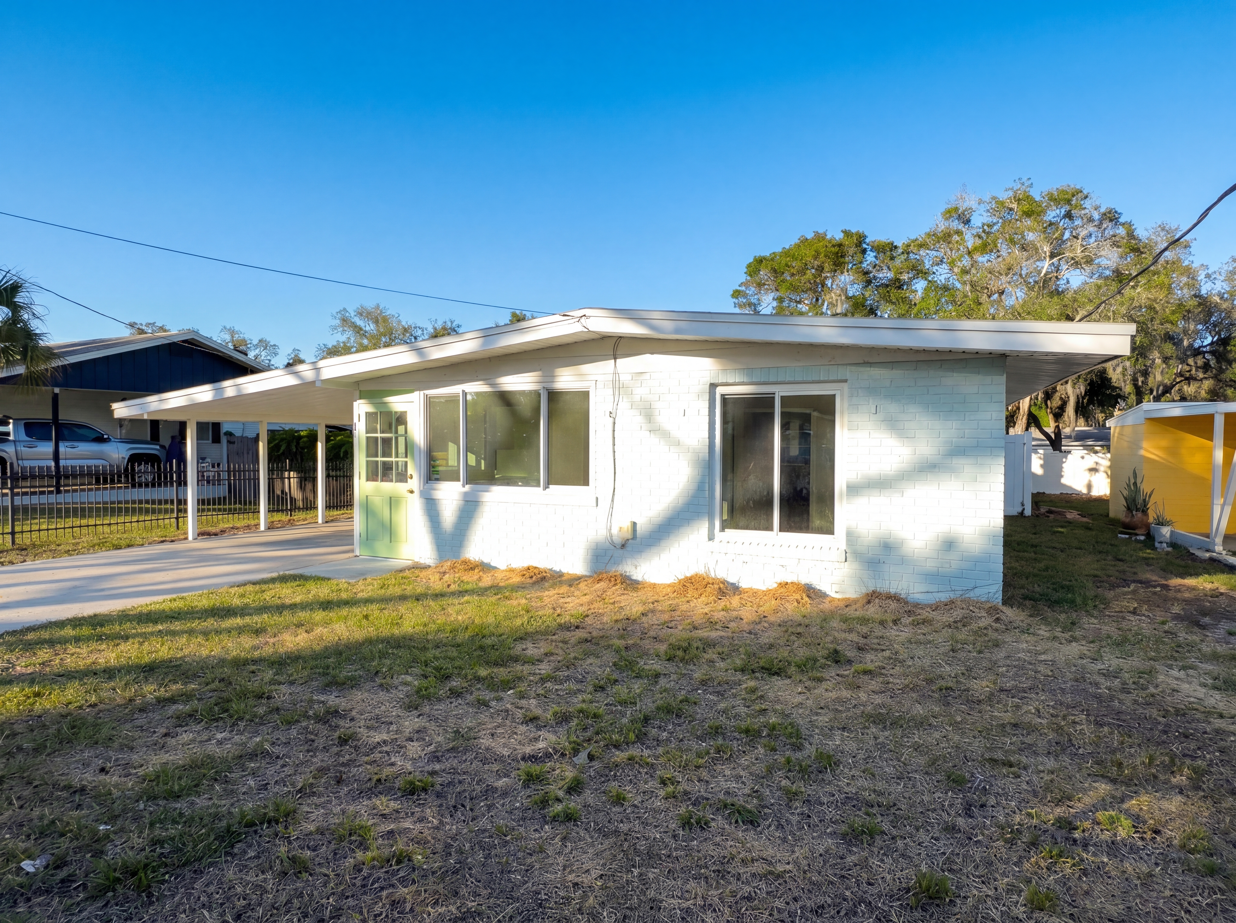 Photo 15 of 17 of 911 New York St, Edgewater, FL