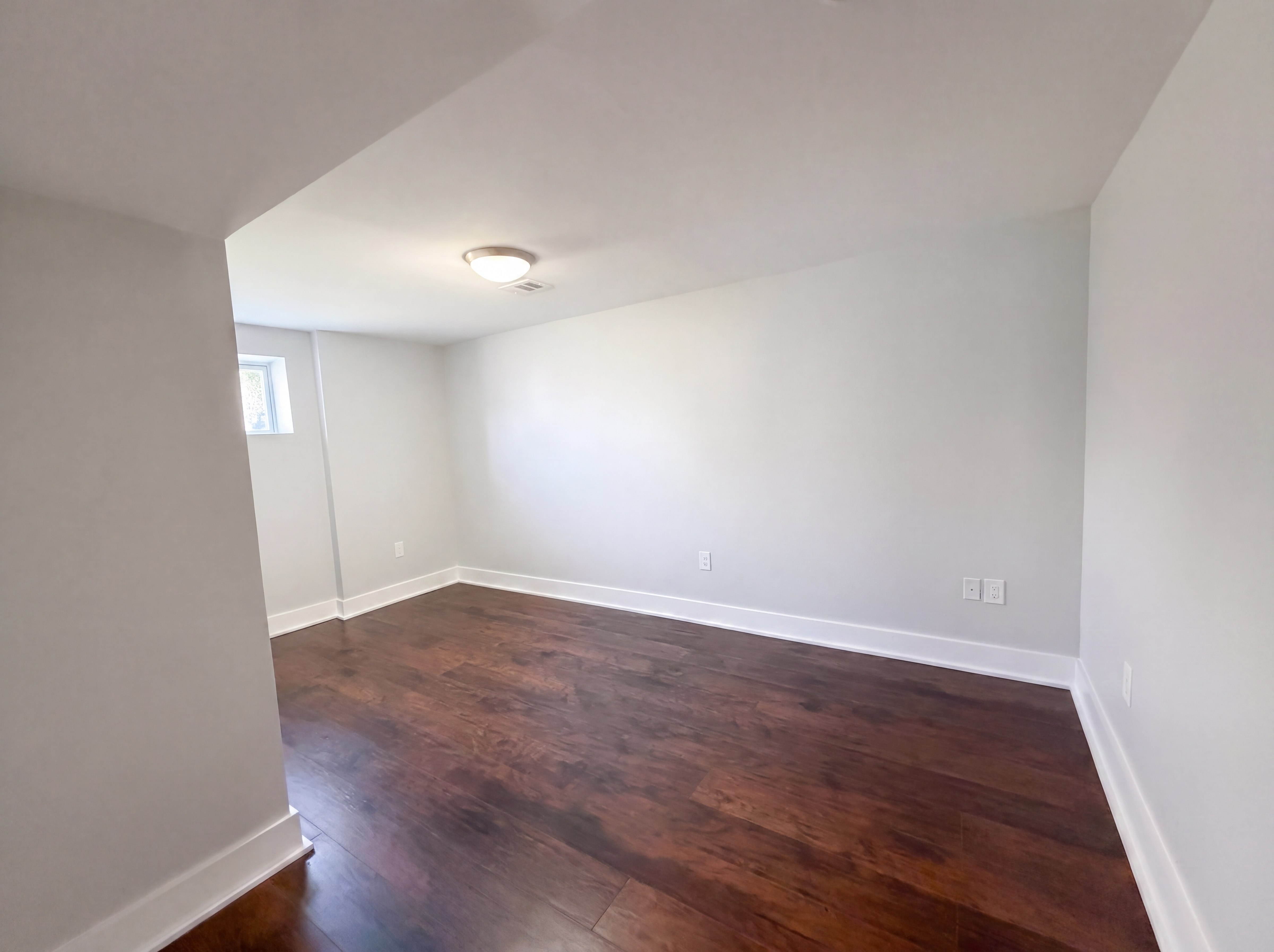 Photo 4 of 69 of 6515 Carriage Dr, Alexandria, VA