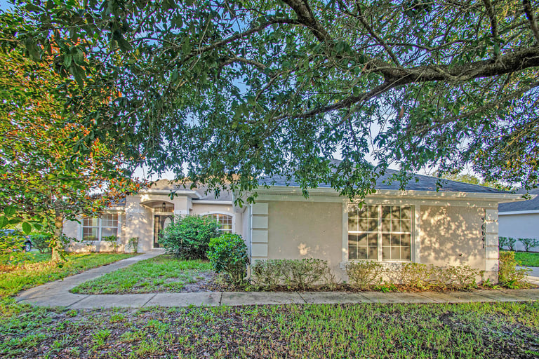 Photo 1 of 18 - 36641 Oconee Ave, Eustis, FL 32736