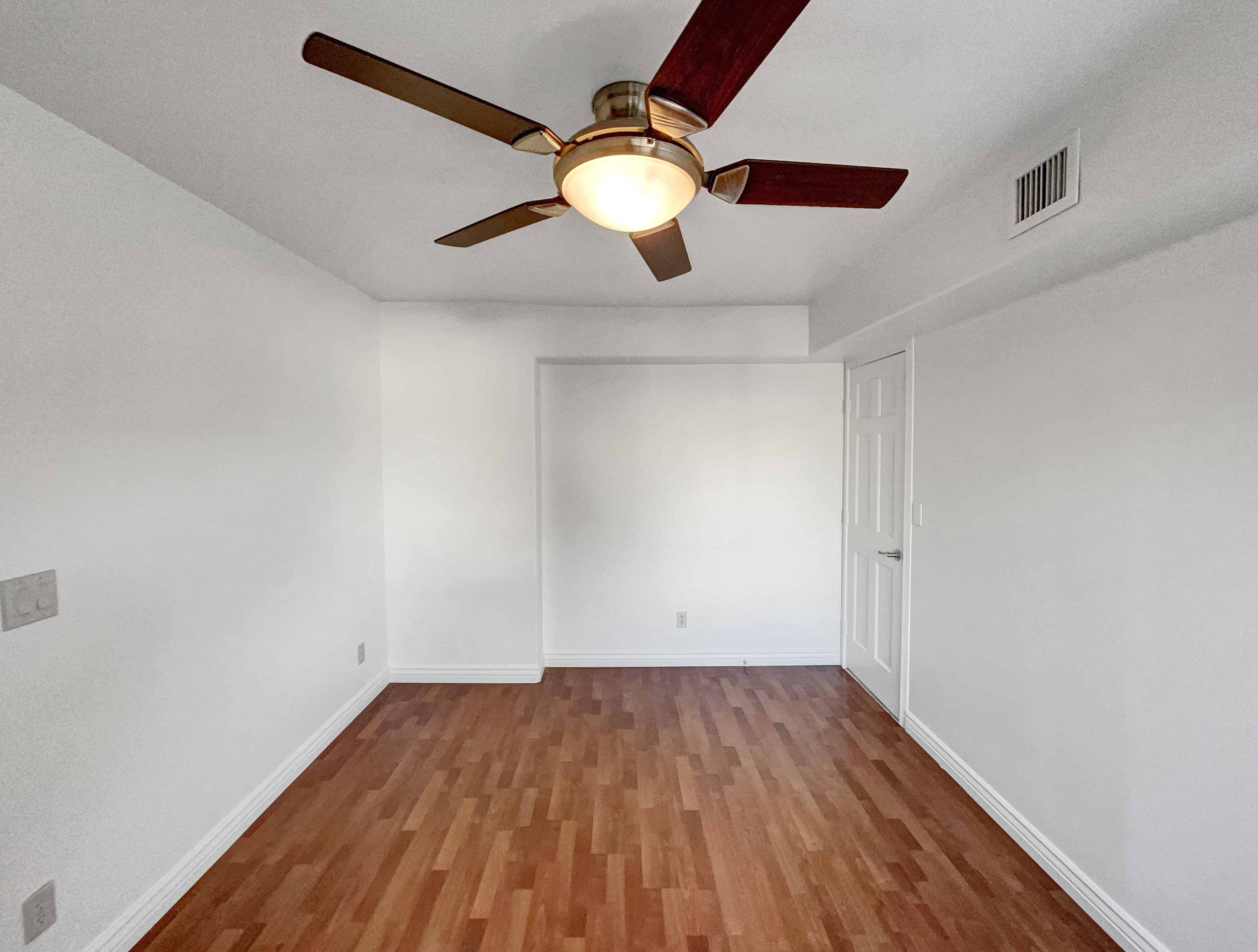 Photo 12 of 18 of 6325 E Sweetwater Ave, Scottsdale, AZ
