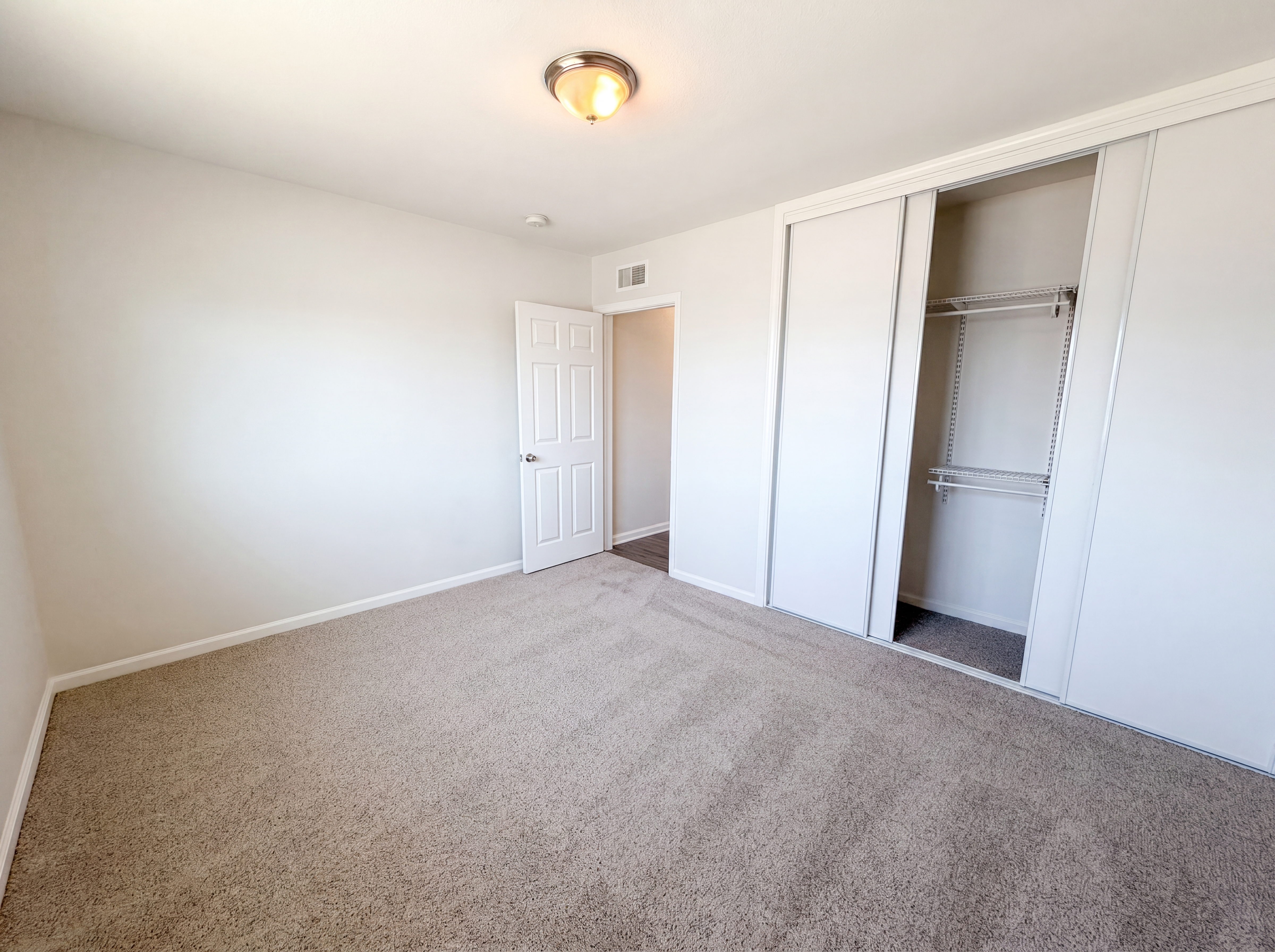 Photo 10 of 17 of 322 E Mariposa Dr, Rialto, CA