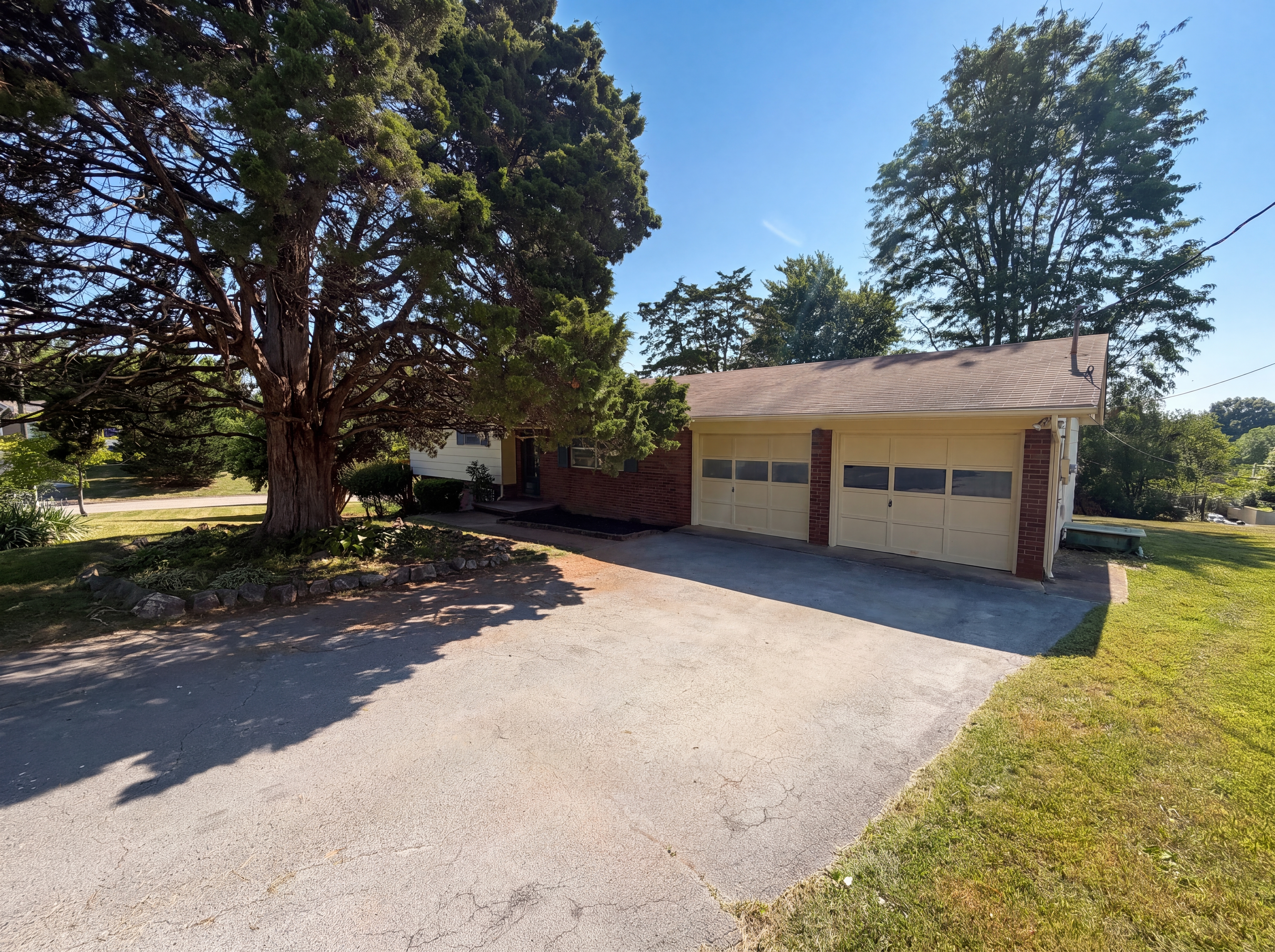 Photo 27 of 29 of 508 Bromley Ln, Knoxville, TN