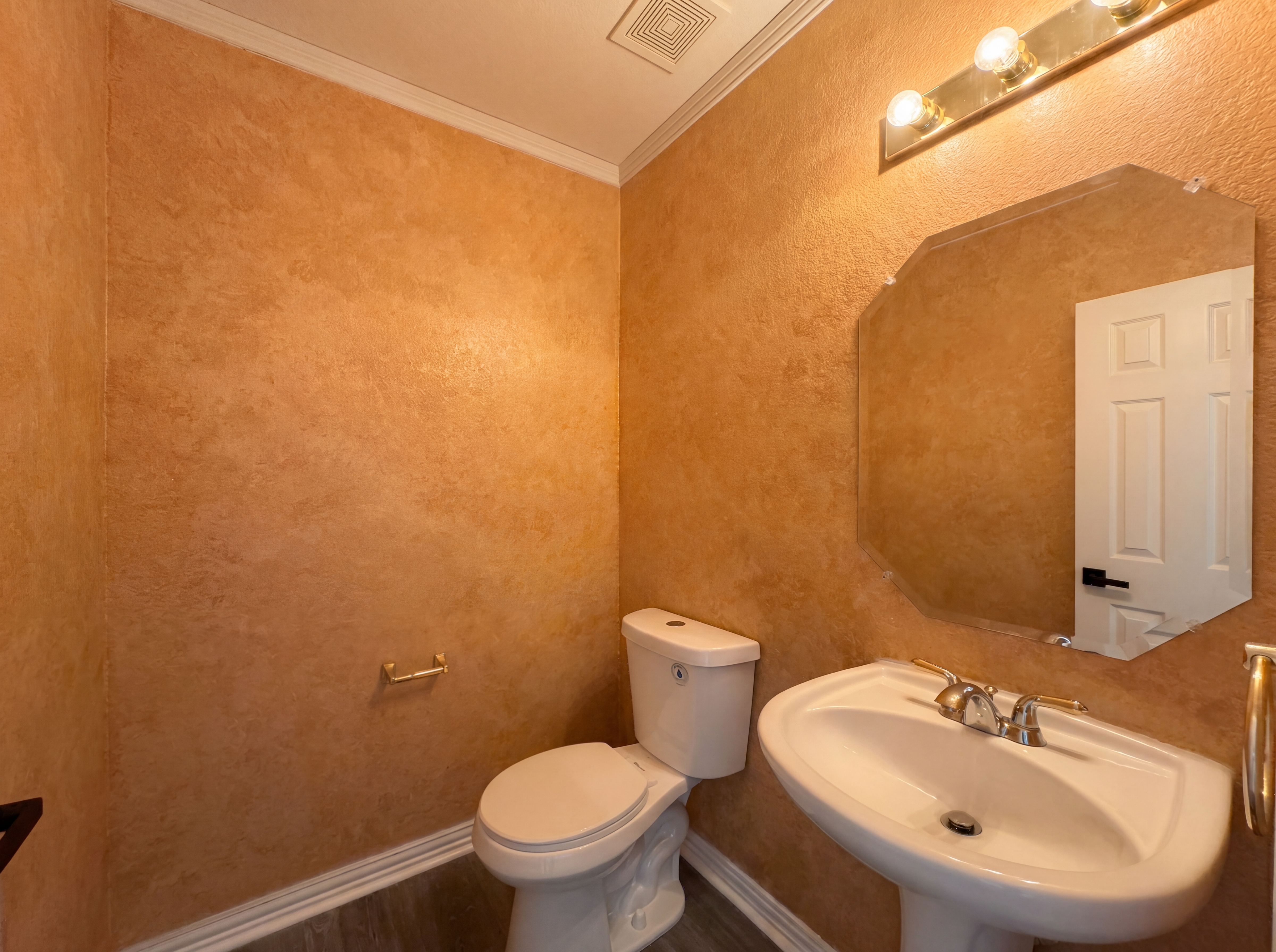 Photo 17 of 23 of 3853 Wintergreen Dr, Plano, TX