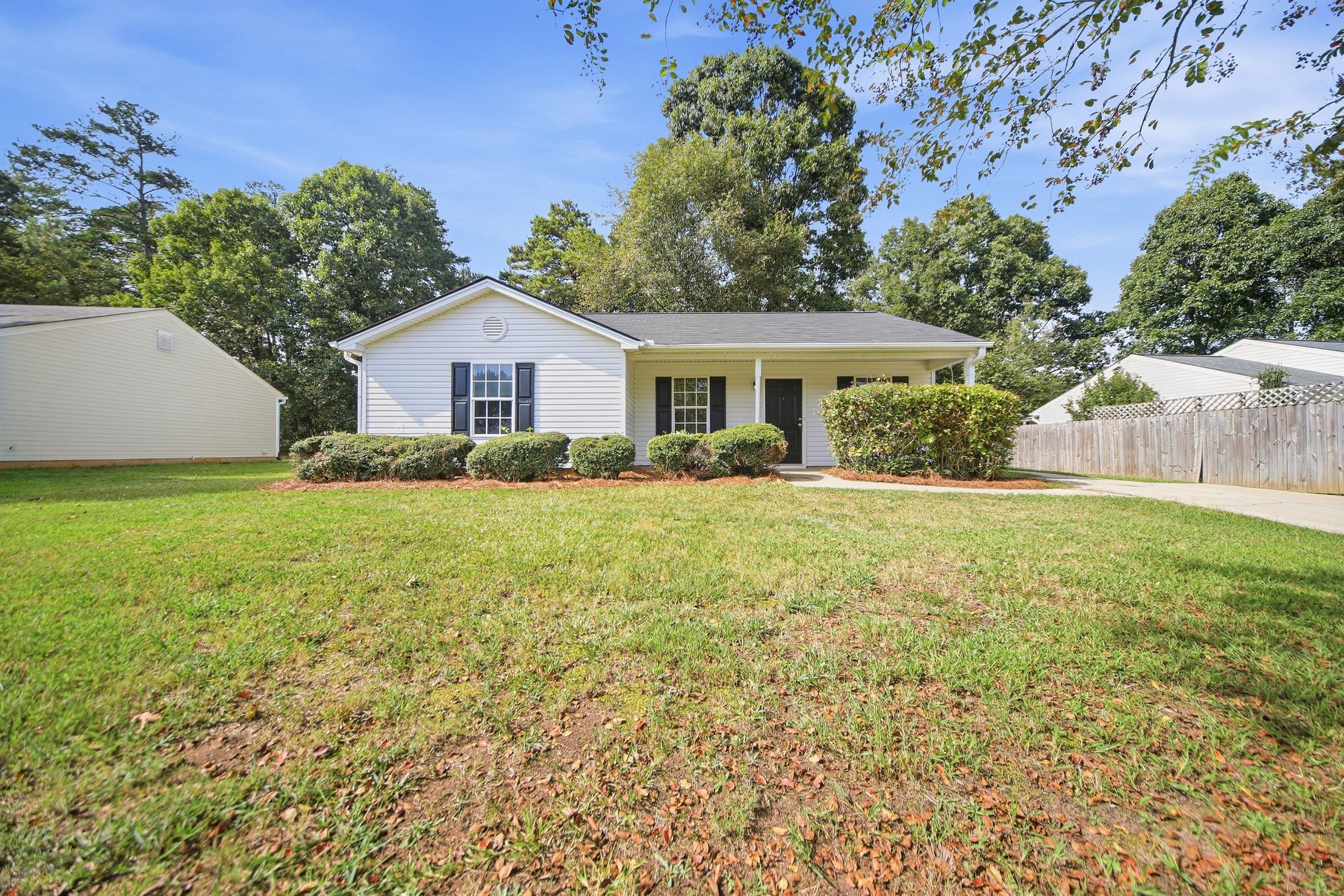 Photo 1 of 330 Dreamland Ct