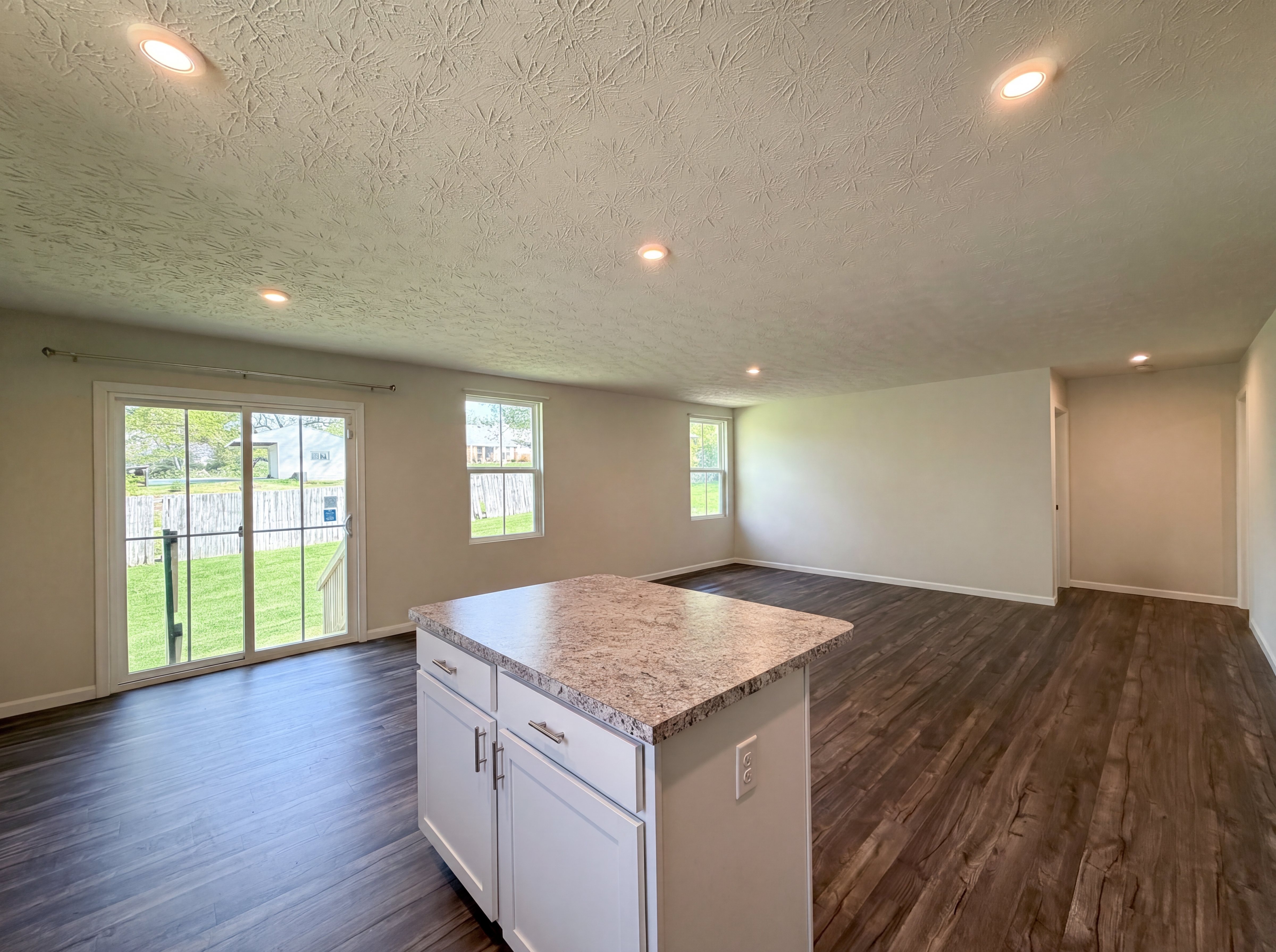 Photo 7 of 21 of 5790 Bentwood Dr, Middletown, OH