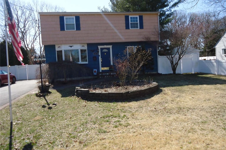 197 Mark Tree Rd, Centereach, NY 11720 Opendoor