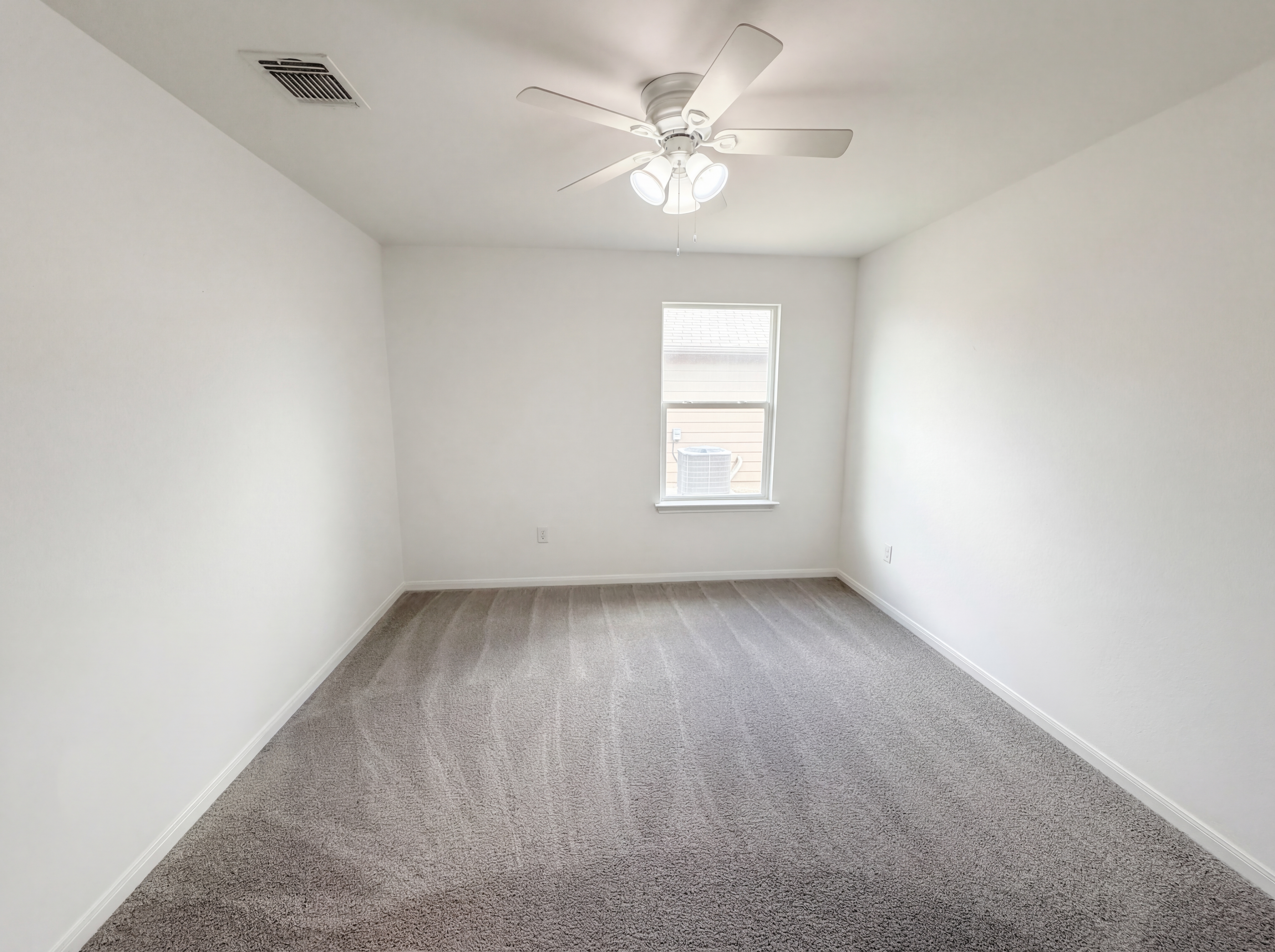 Photo 13 of 23 of 201 Camellia Dr, Hutto, TX