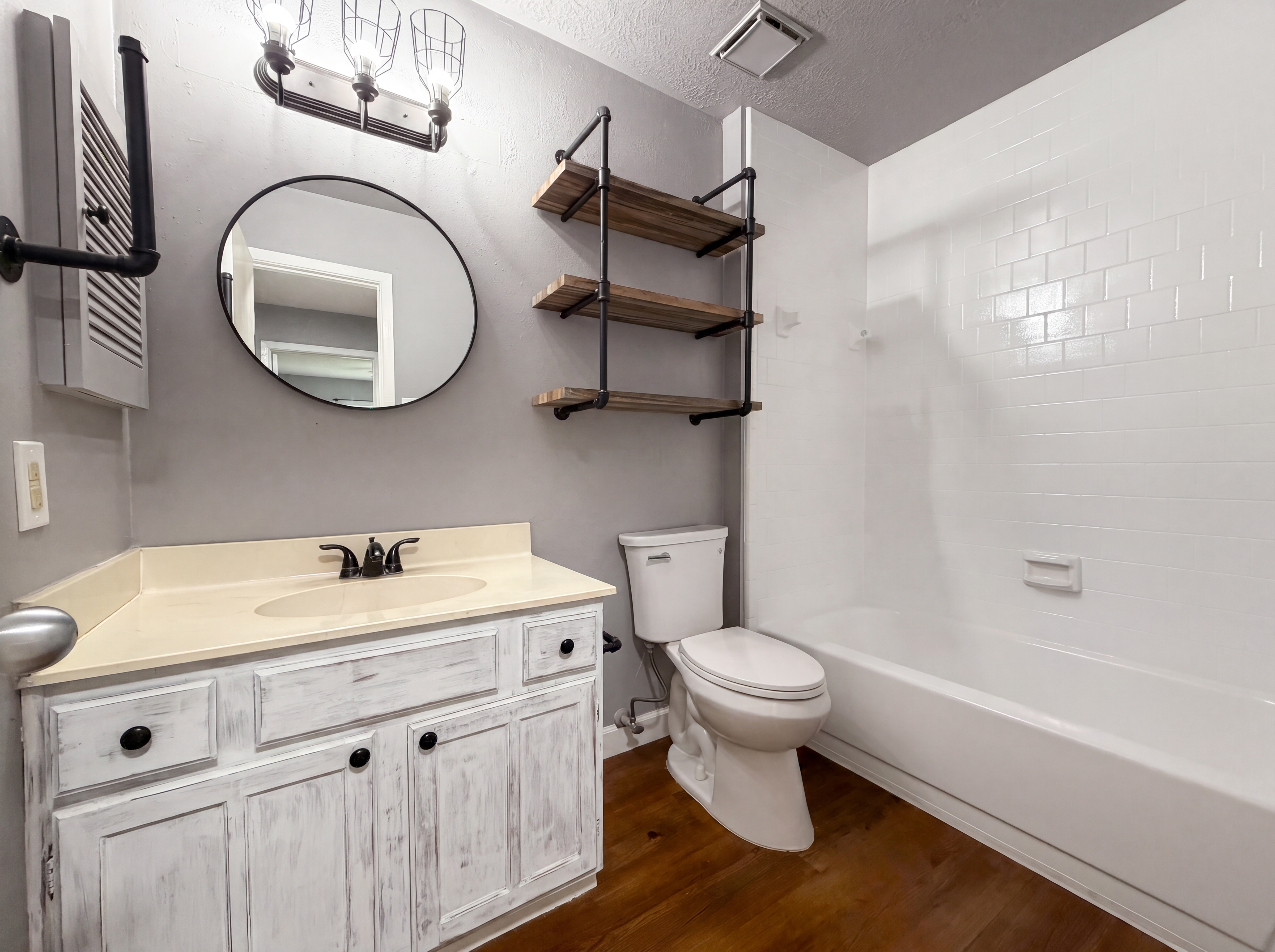 Photo 14 of 17 of 6710 Renfro Dr, Richmond, TX