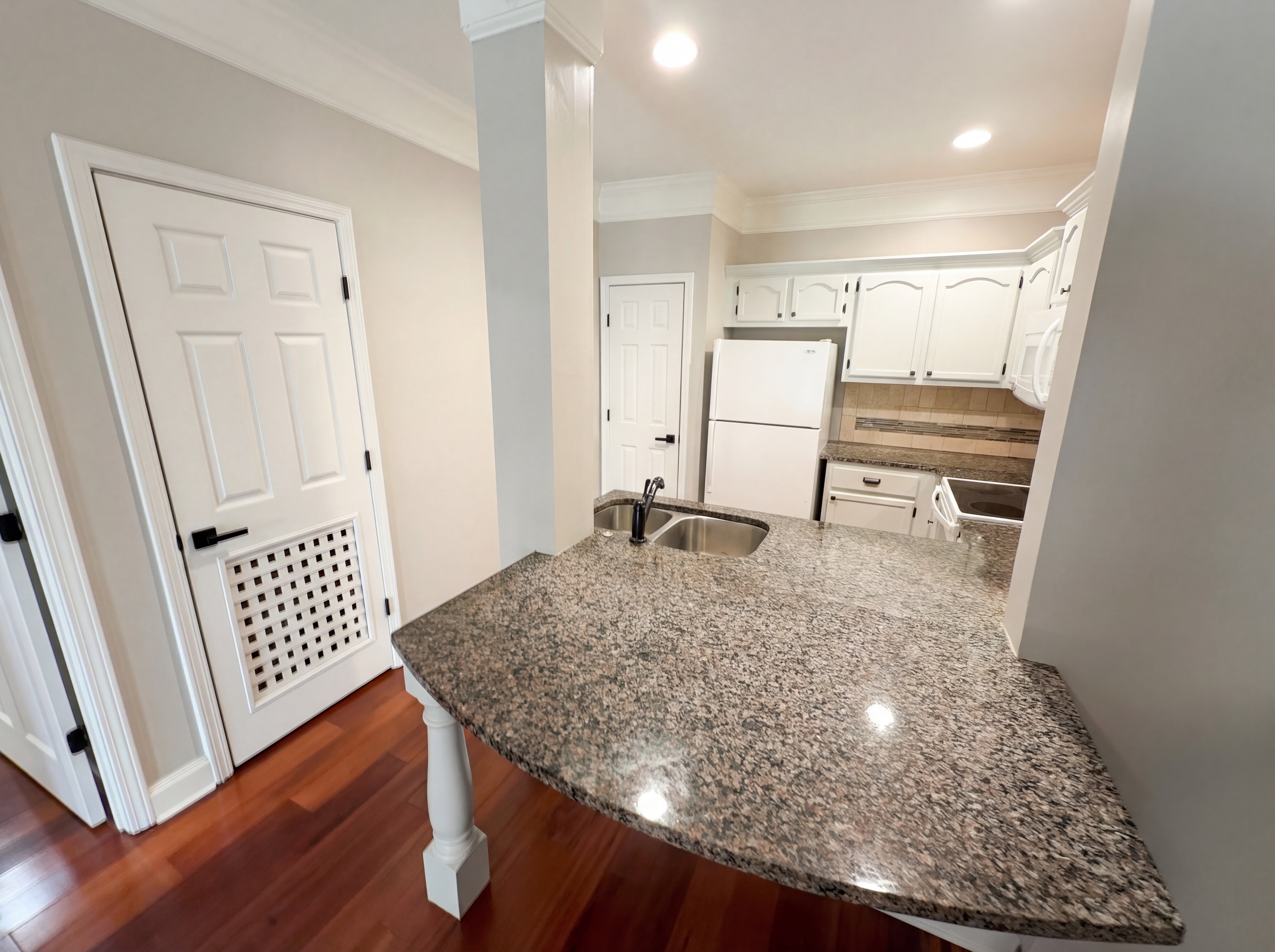Photo 7 of 24 of 2700 Pine Tree Rd NE, Atlanta, GA