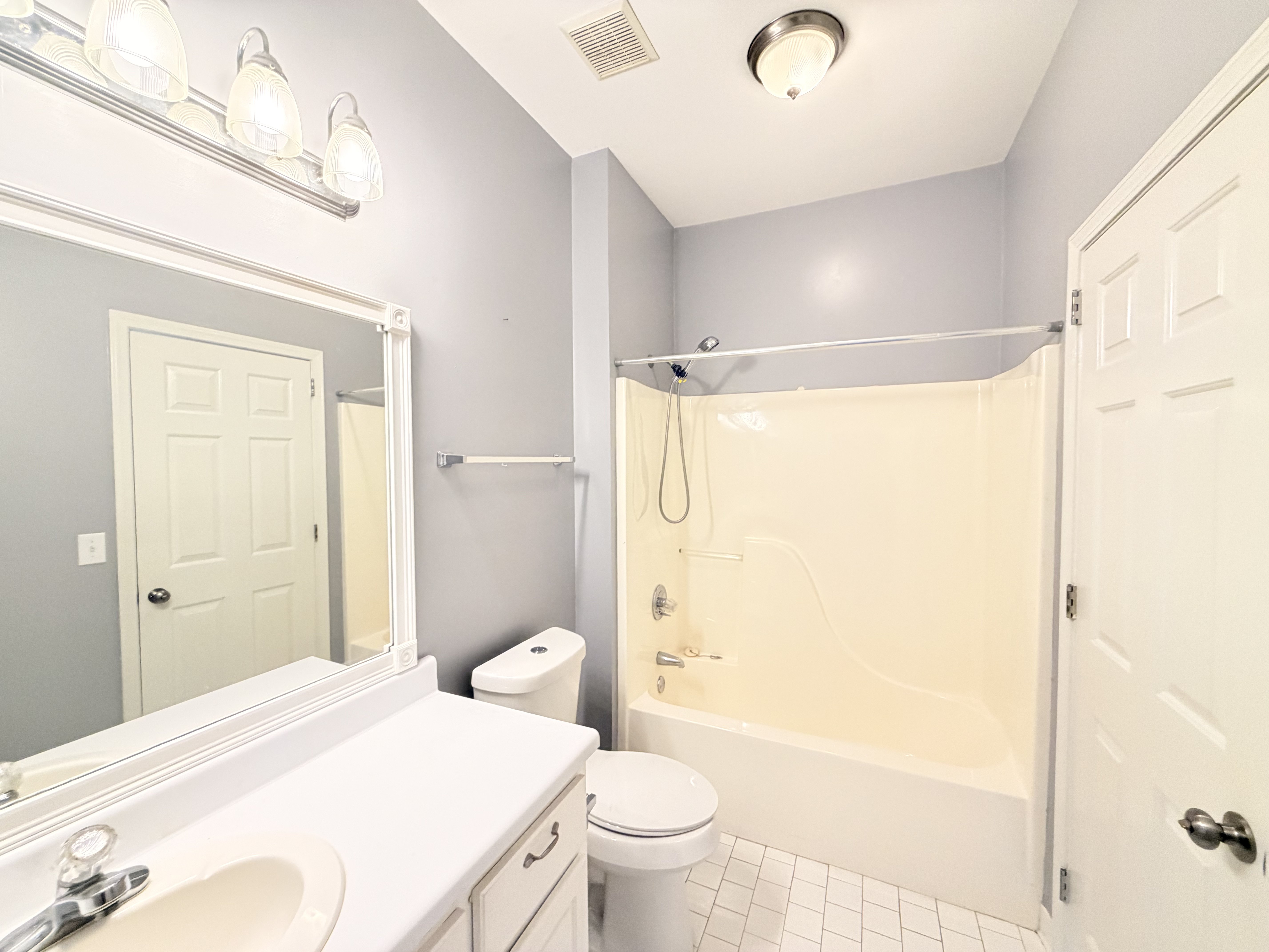 Photo 12 of 20 of 531 Canyon Park Dr, Pelham, AL