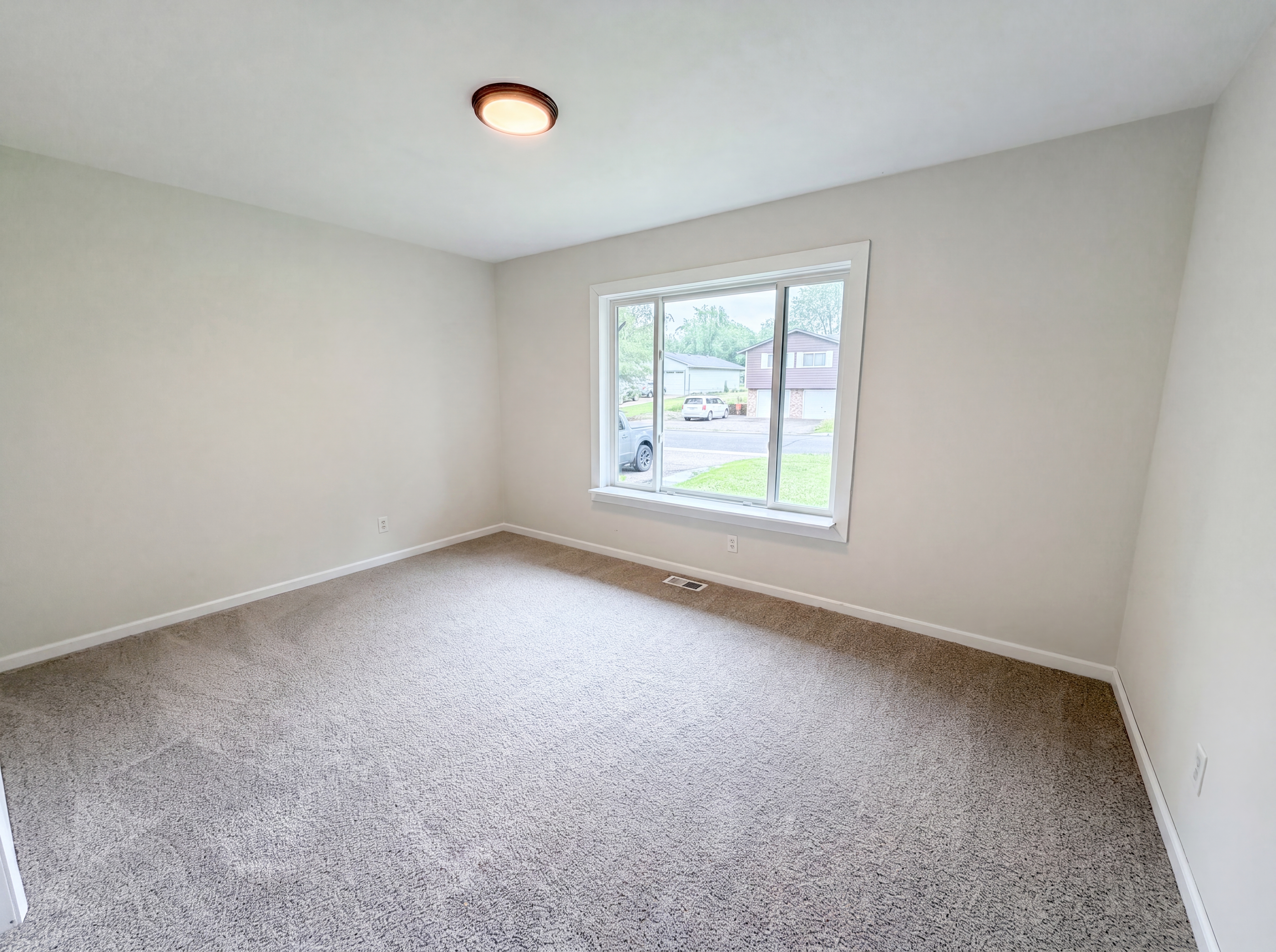 Photo 12 of 27 of 1695 Abell St, Maplewood, MN