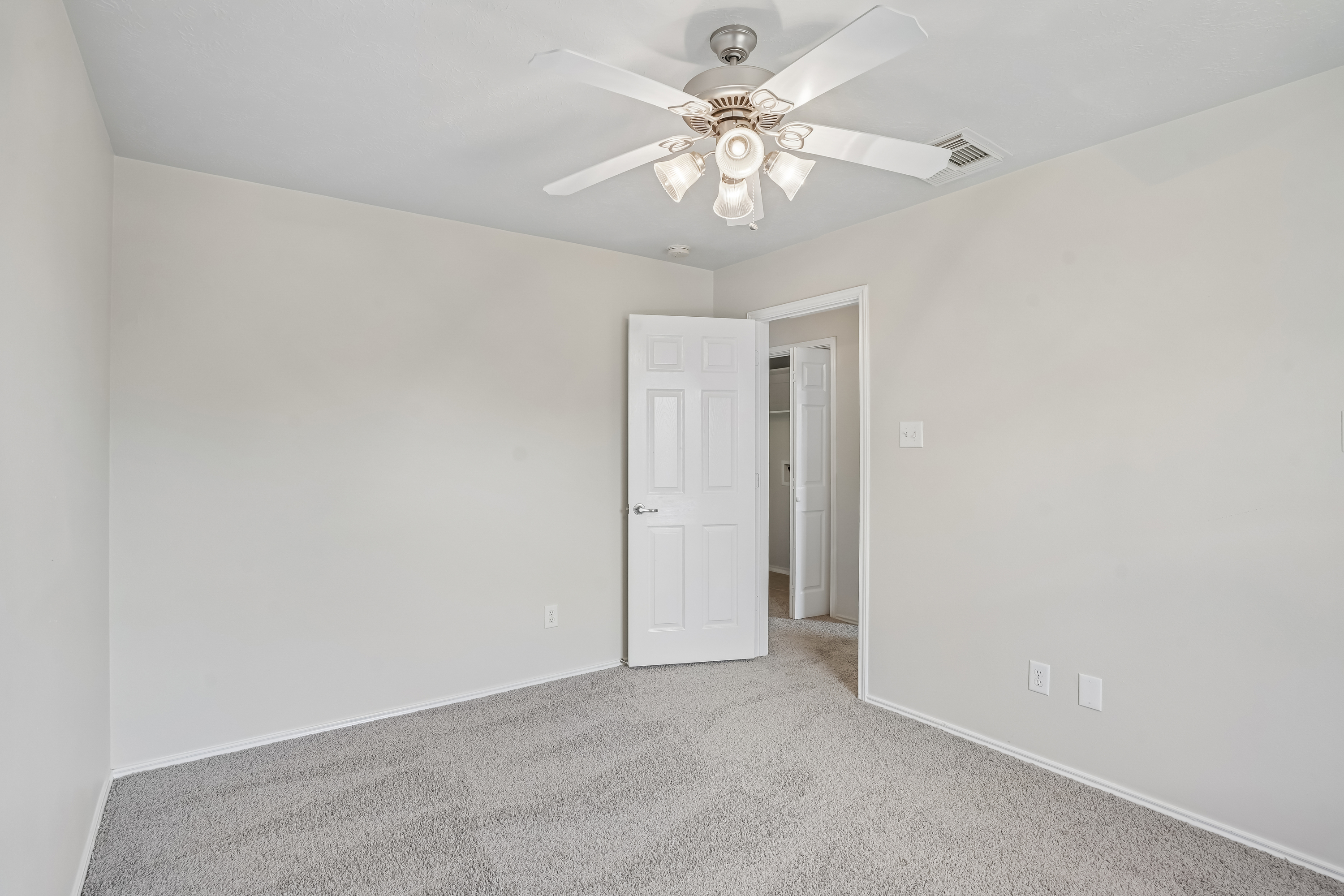 Photo 34 of 37 of 10710 Laurelton Ct, Humble, TX