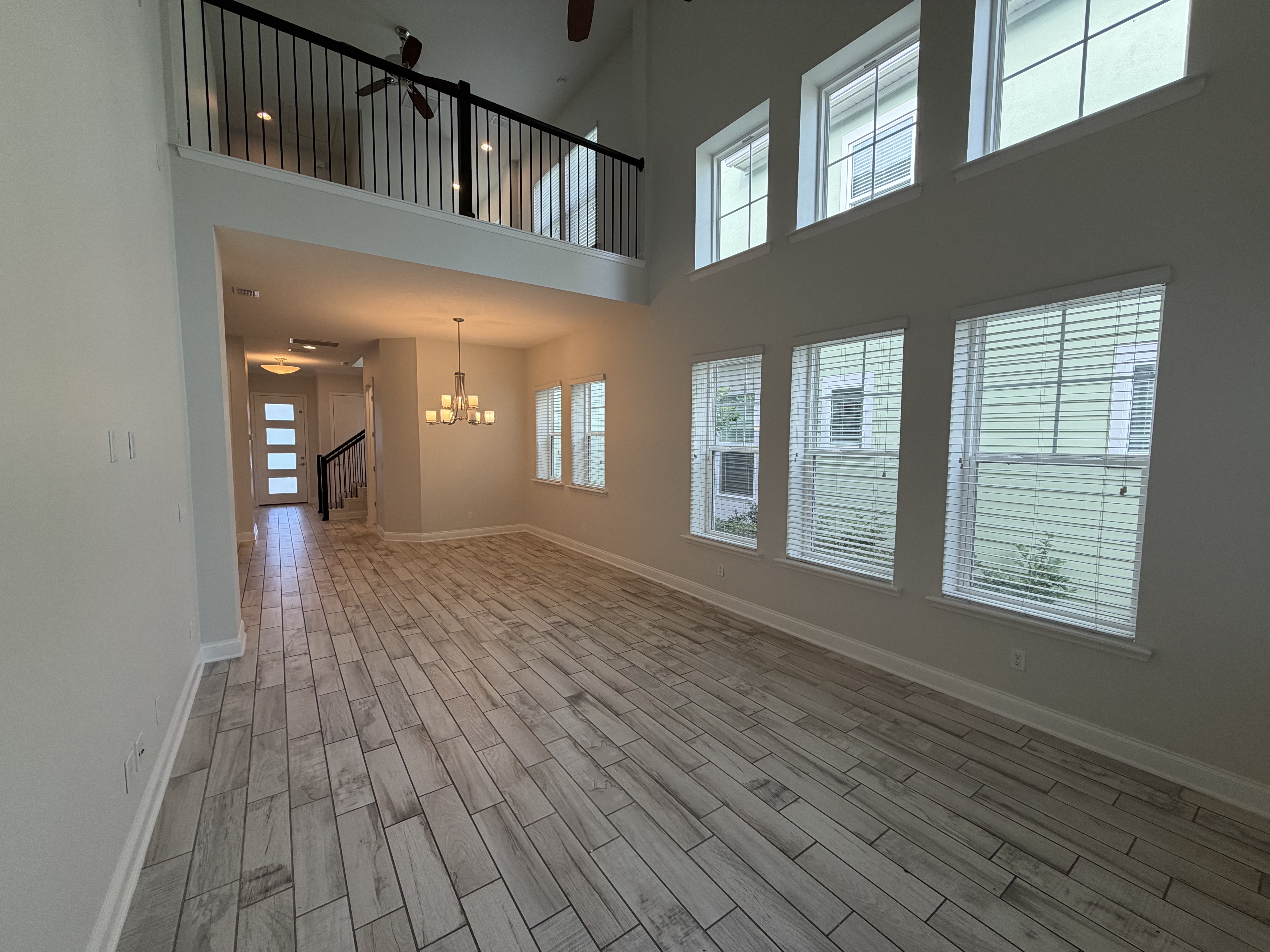 Photo 3 of 32 of 7797 Laureate Blvd, Orlando, FL