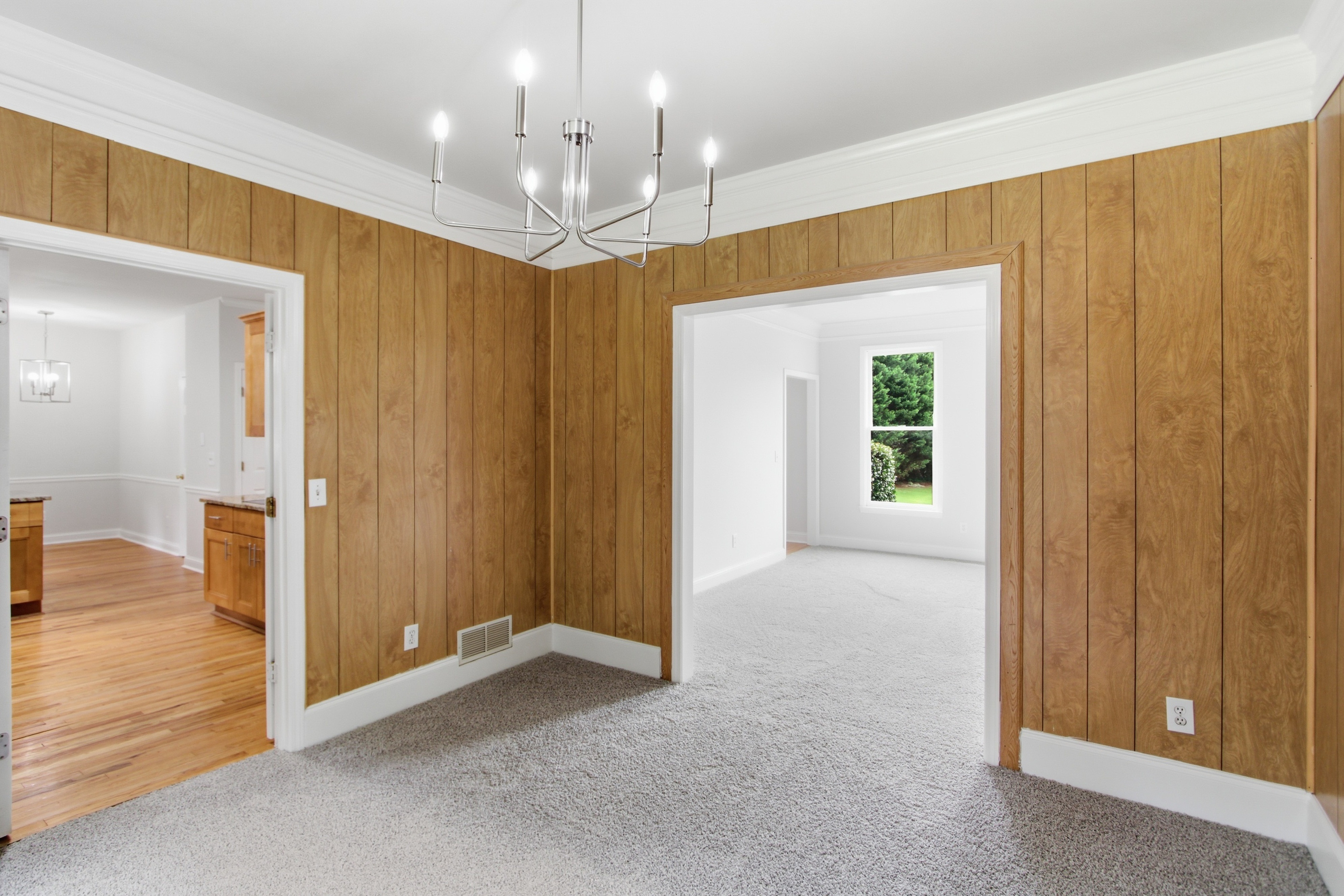 Photo 14 of 47 of 470 Fairway Walk Dr, Lawrenceville, GA