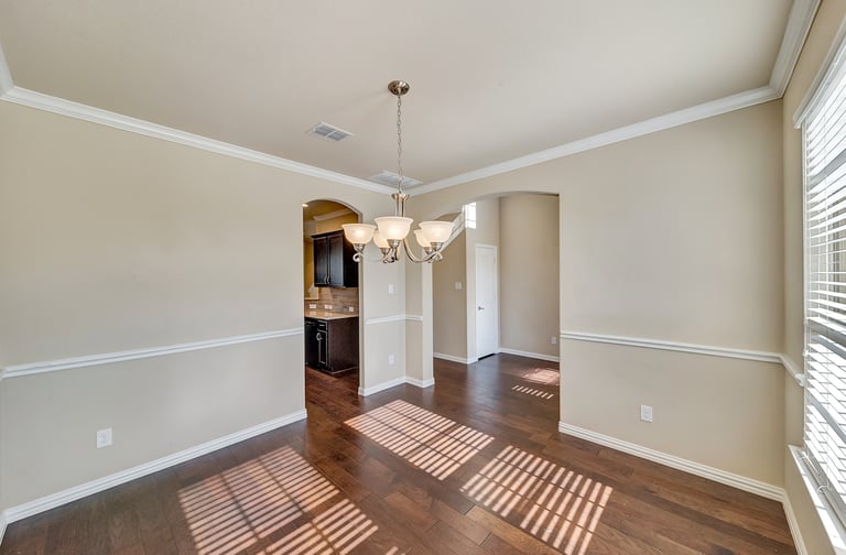 Photo 12 of 27 - 632 Swift Current Dr, Crowley, TX 76036